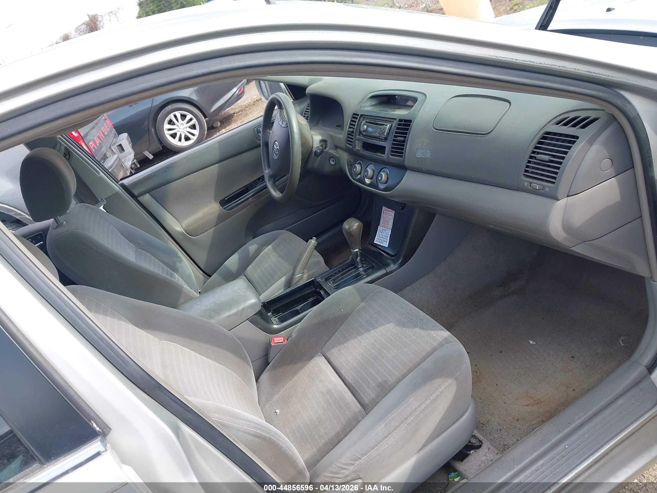 2005 Toyota Camry Le White vin: 4T1BE32K55U425557