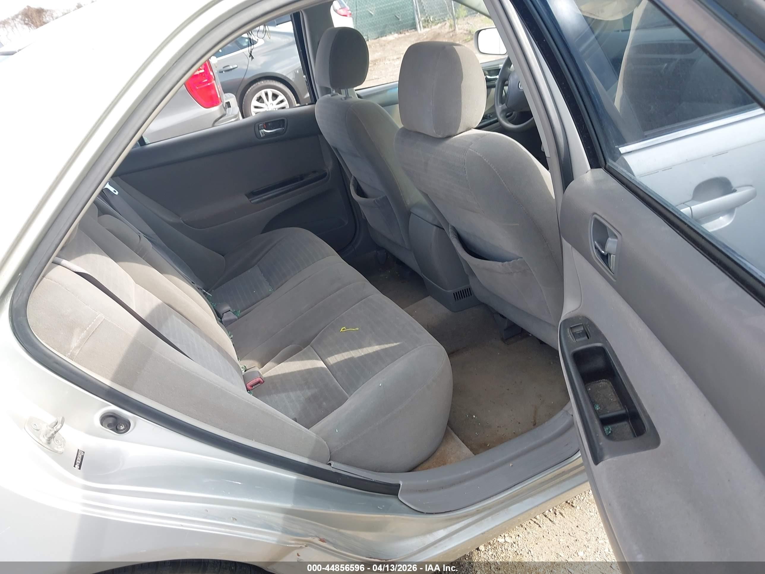 2005 Toyota Camry Le White vin: 4T1BE32K55U425557