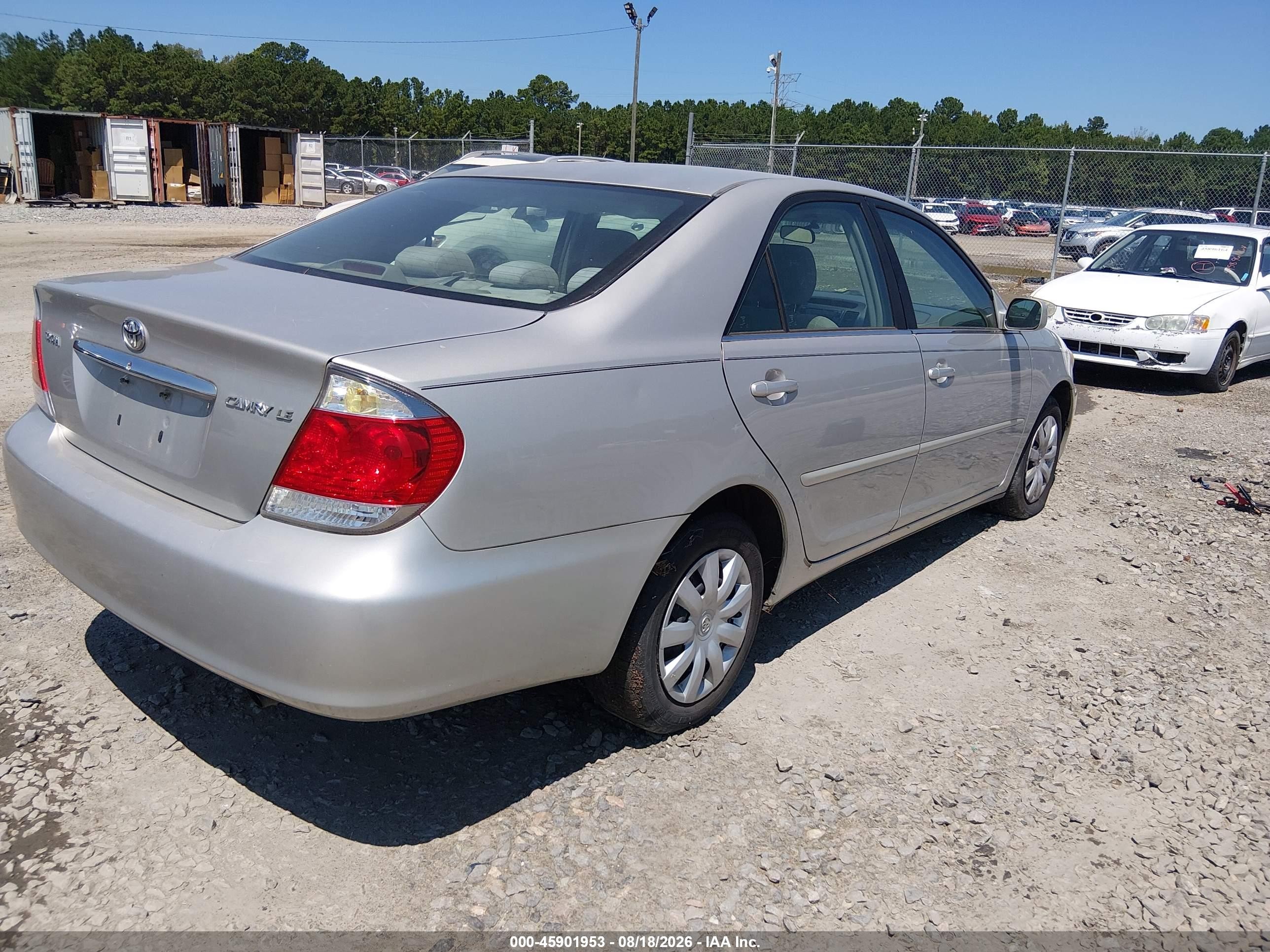 2005 Toyota Camry Le Silver vin: 4T1BE32K55U434811