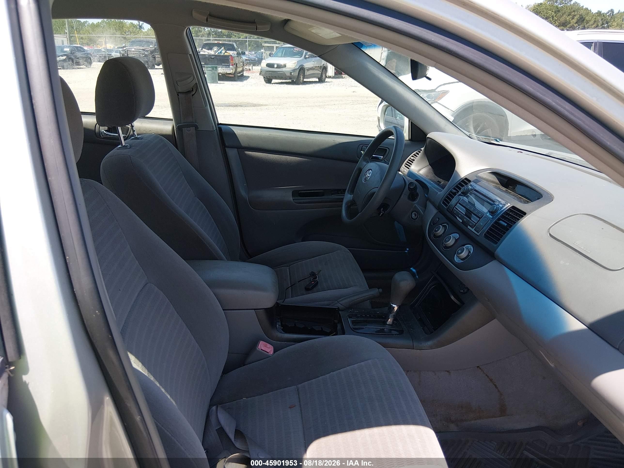 2005 Toyota Camry Le Silver vin: 4T1BE32K55U434811