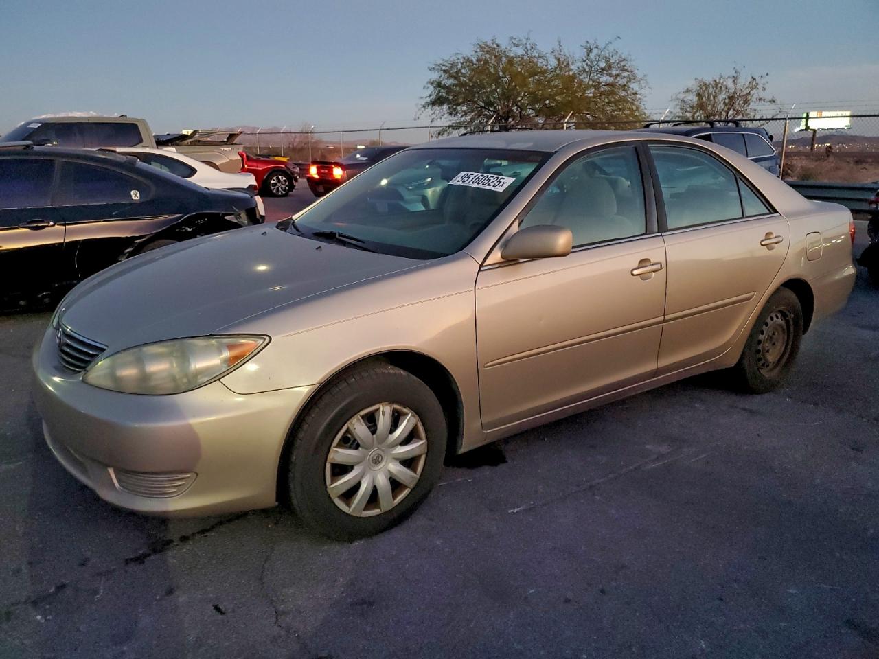 2005 Toyota Camry Le Серебряный vin: 4T1BE32K55U504078
