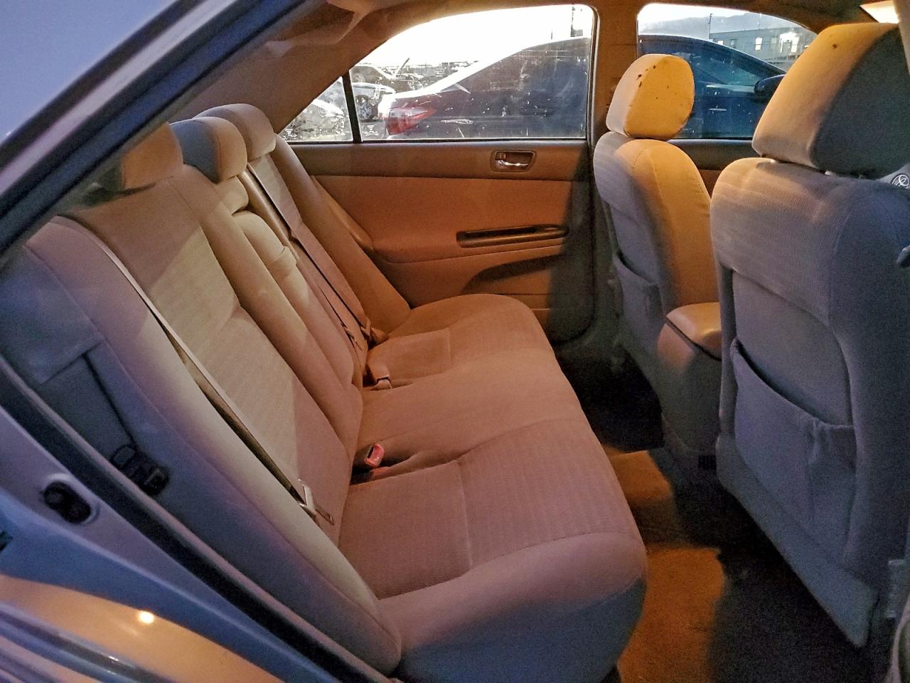 2005 Toyota Camry Le Silver vin: 4T1BE32K55U504078
