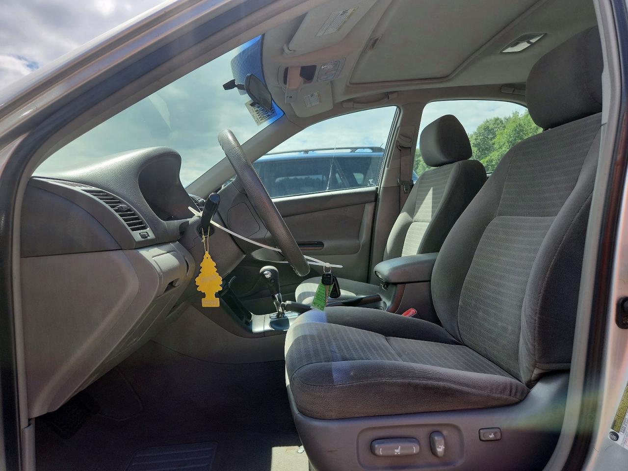 2005 Toyota Camry Le Серебряный vin: 4T1BE32K55U516537