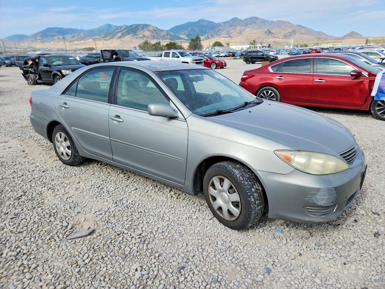 2005 Toyota Camry Le Silver vin: 4T1BE32K55U525853