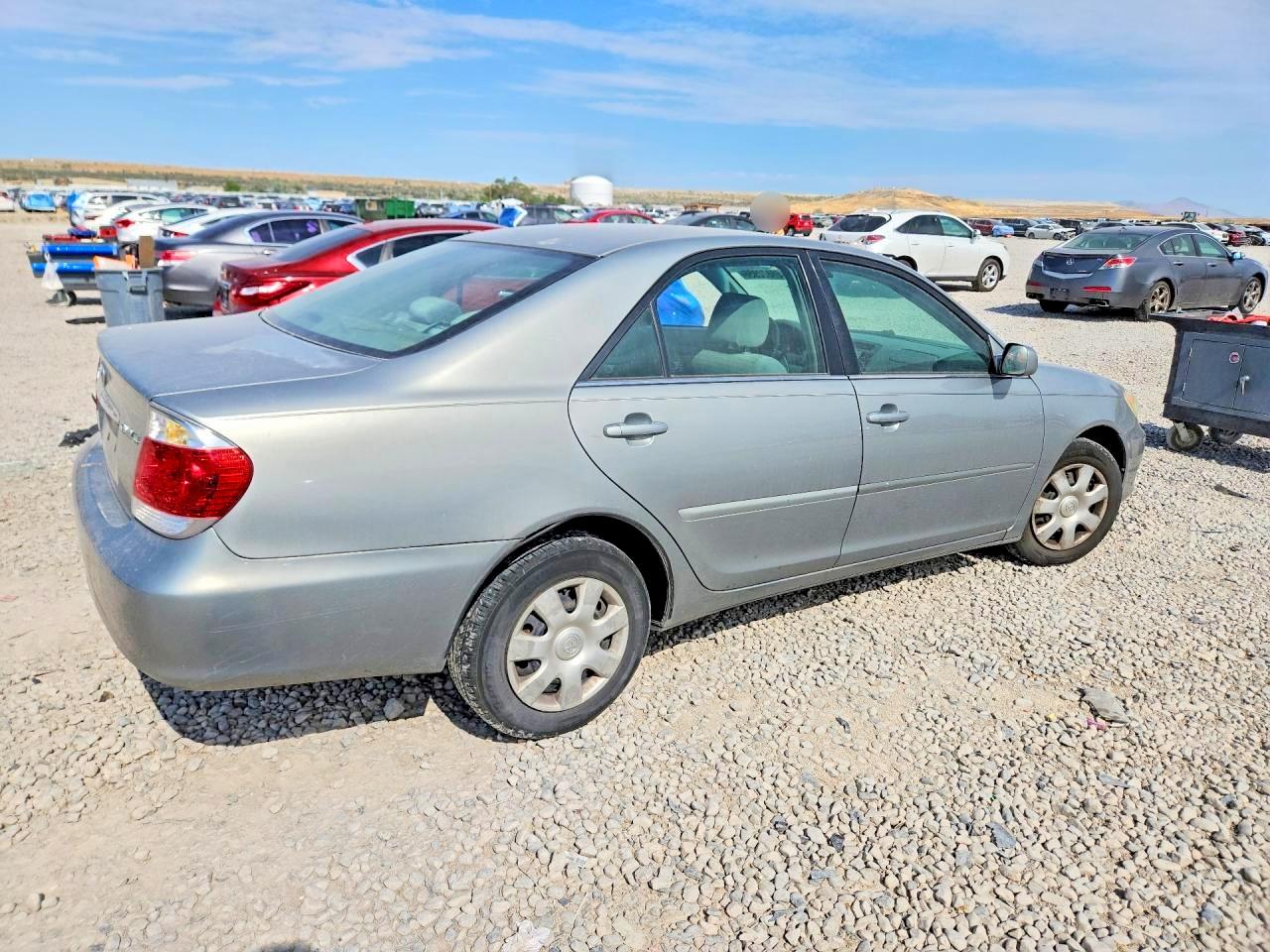2005 Toyota Camry Le Silver vin: 4T1BE32K55U525853