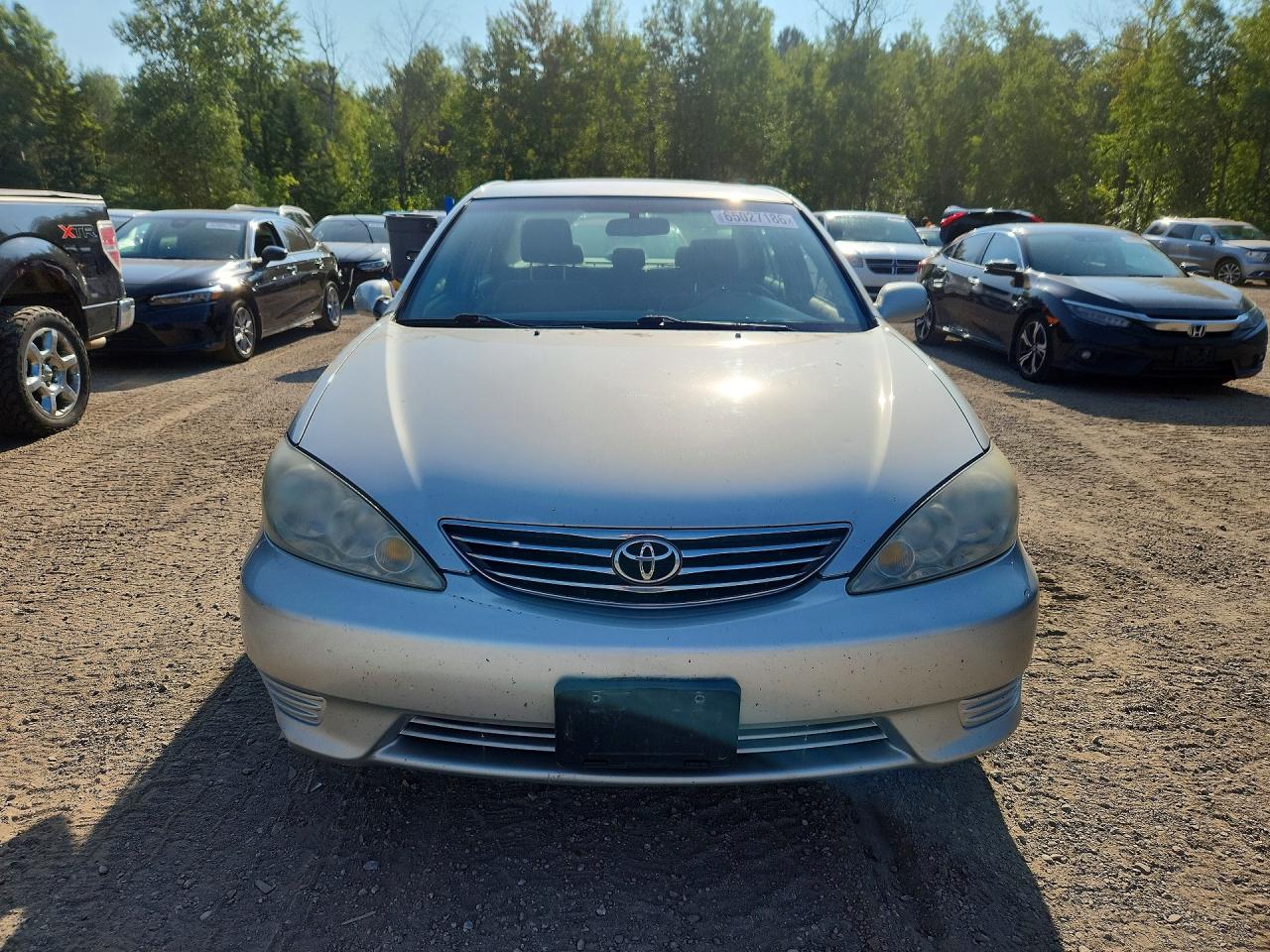 2005 Toyota Camry Le Silver vin: 4T1BE32K55U529160
