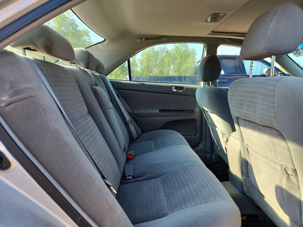 2005 Toyota Camry Le Silver vin: 4T1BE32K55U529160