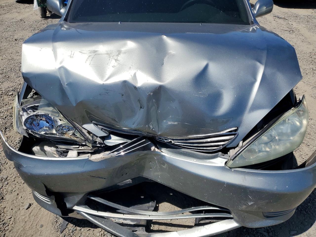 2005 Toyota Camry Le Зеленый vin: 4T1BE32K55U529451