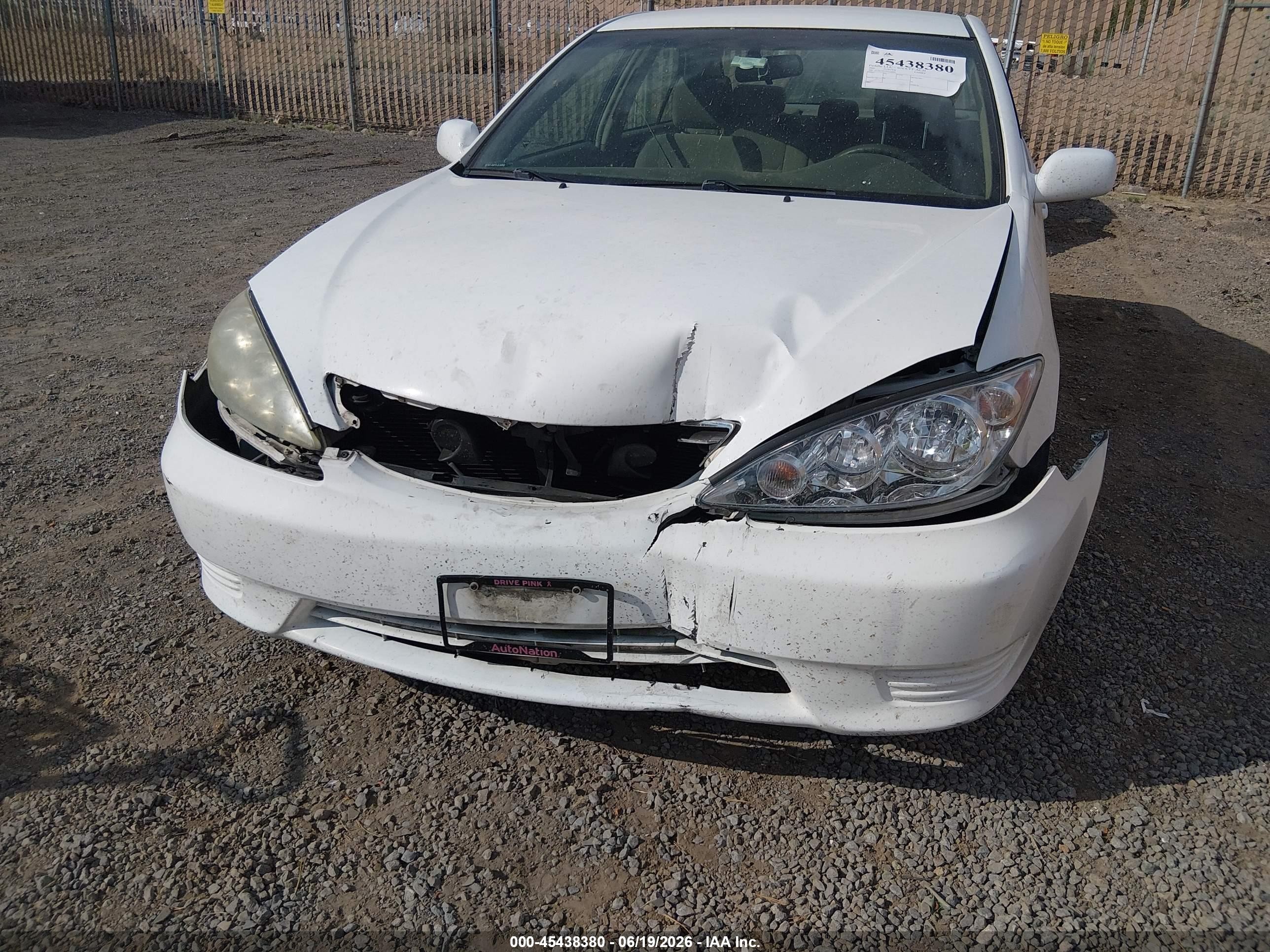 2005 Toyota Camry Le White vin: 4T1BE32K55U530860