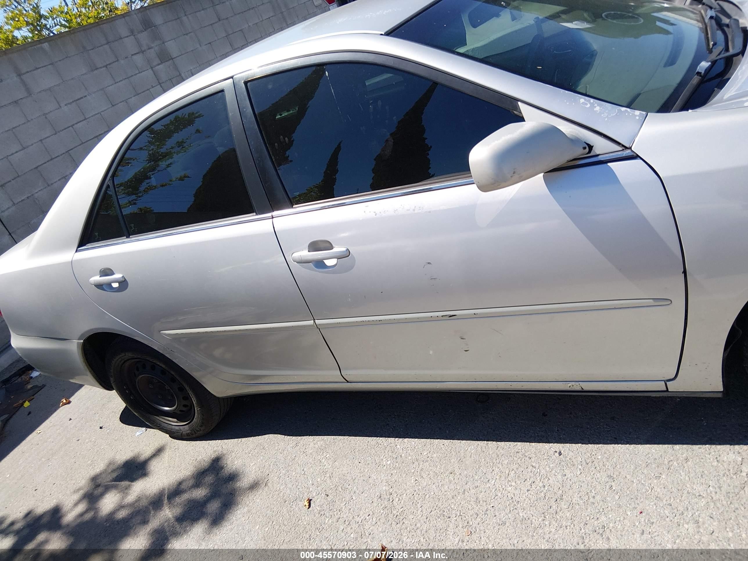 2005 Toyota Camry Le Gray vin: 4T1BE32K55U536951