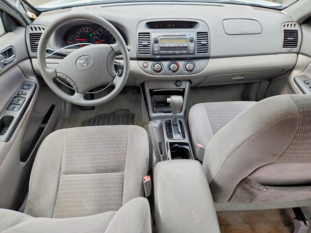 2005 Toyota Camry Le Silver vin: 4T1BE32K55U546363