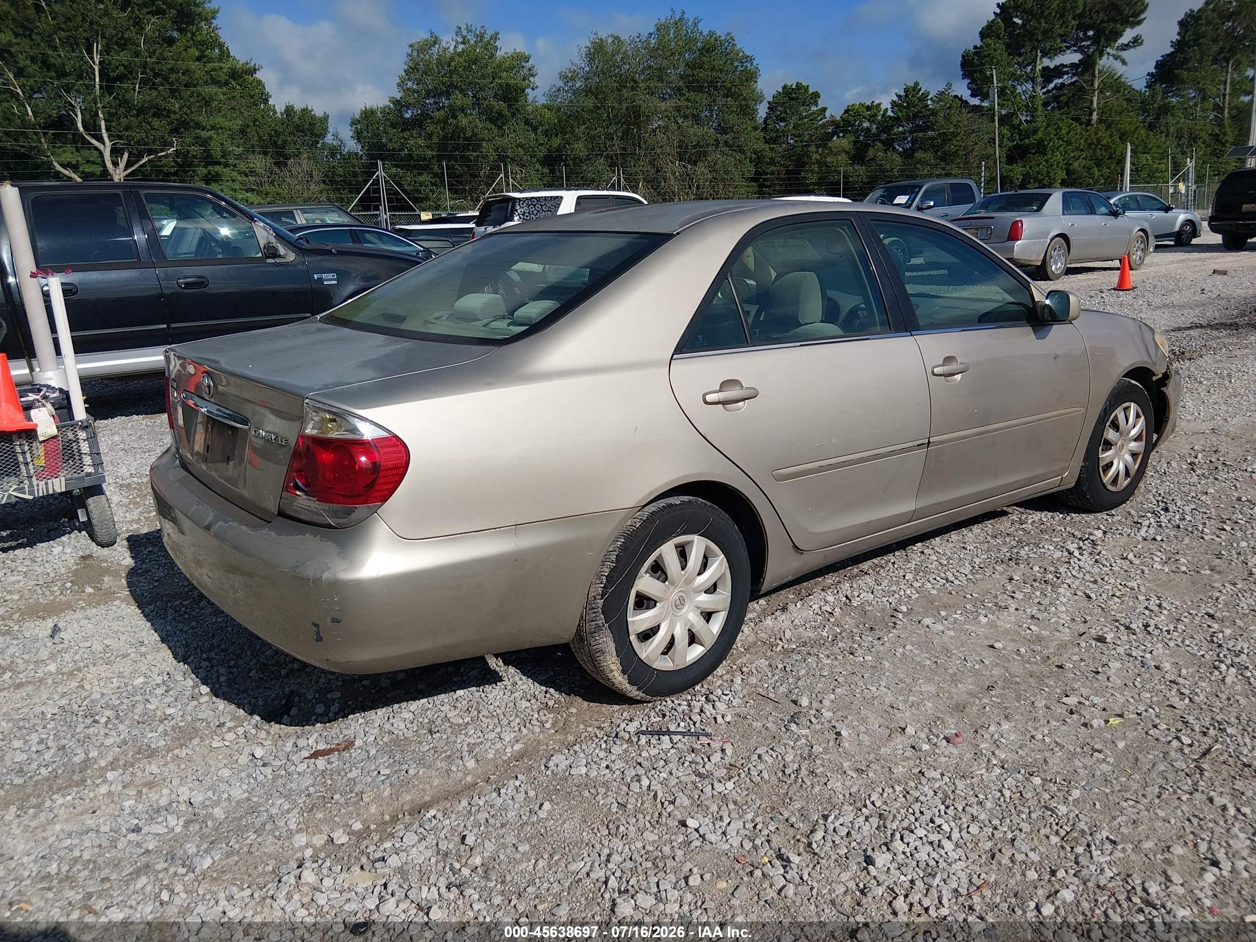 2005 Toyota Camry Le Желто-коричневый vin: 4T1BE32K55U559890