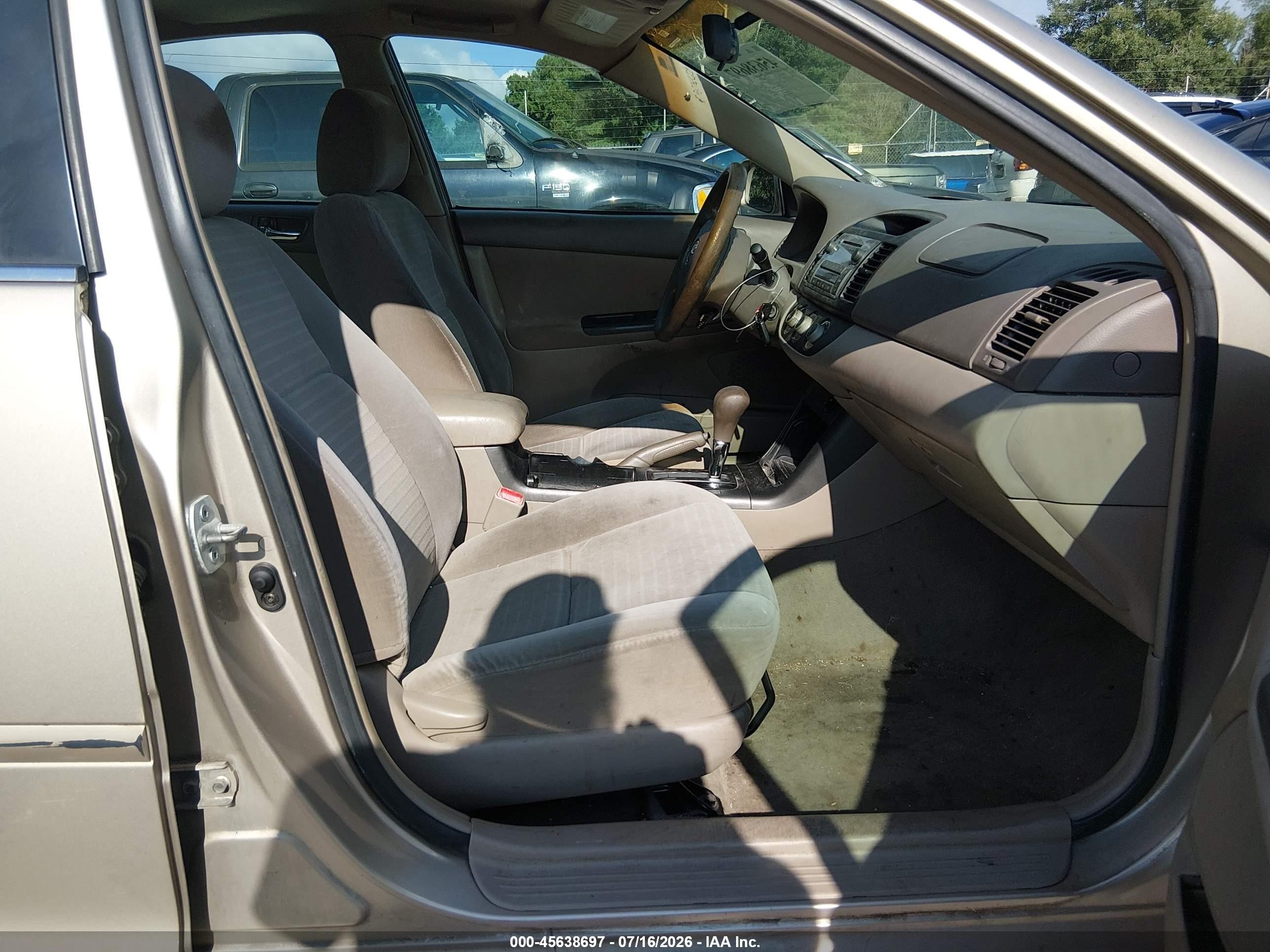 2005 Toyota Camry Le Желто-коричневый vin: 4T1BE32K55U559890