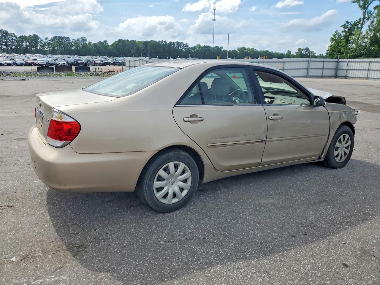 2005 Toyota Camry Standard Gold vin: 4T1BE32K55U582280