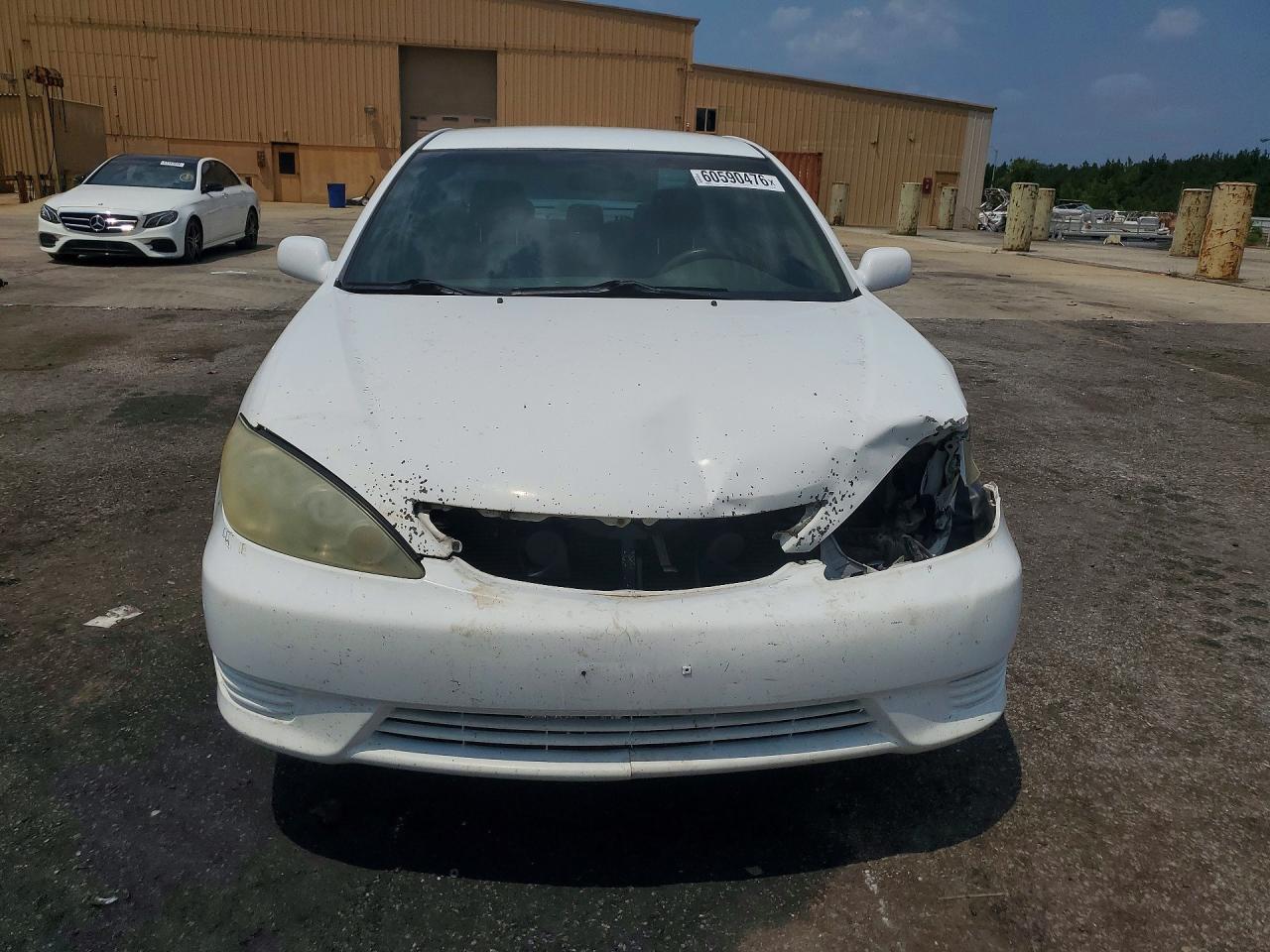2005 Toyota Camry Le Белый vin: 4T1BE32K55U584434