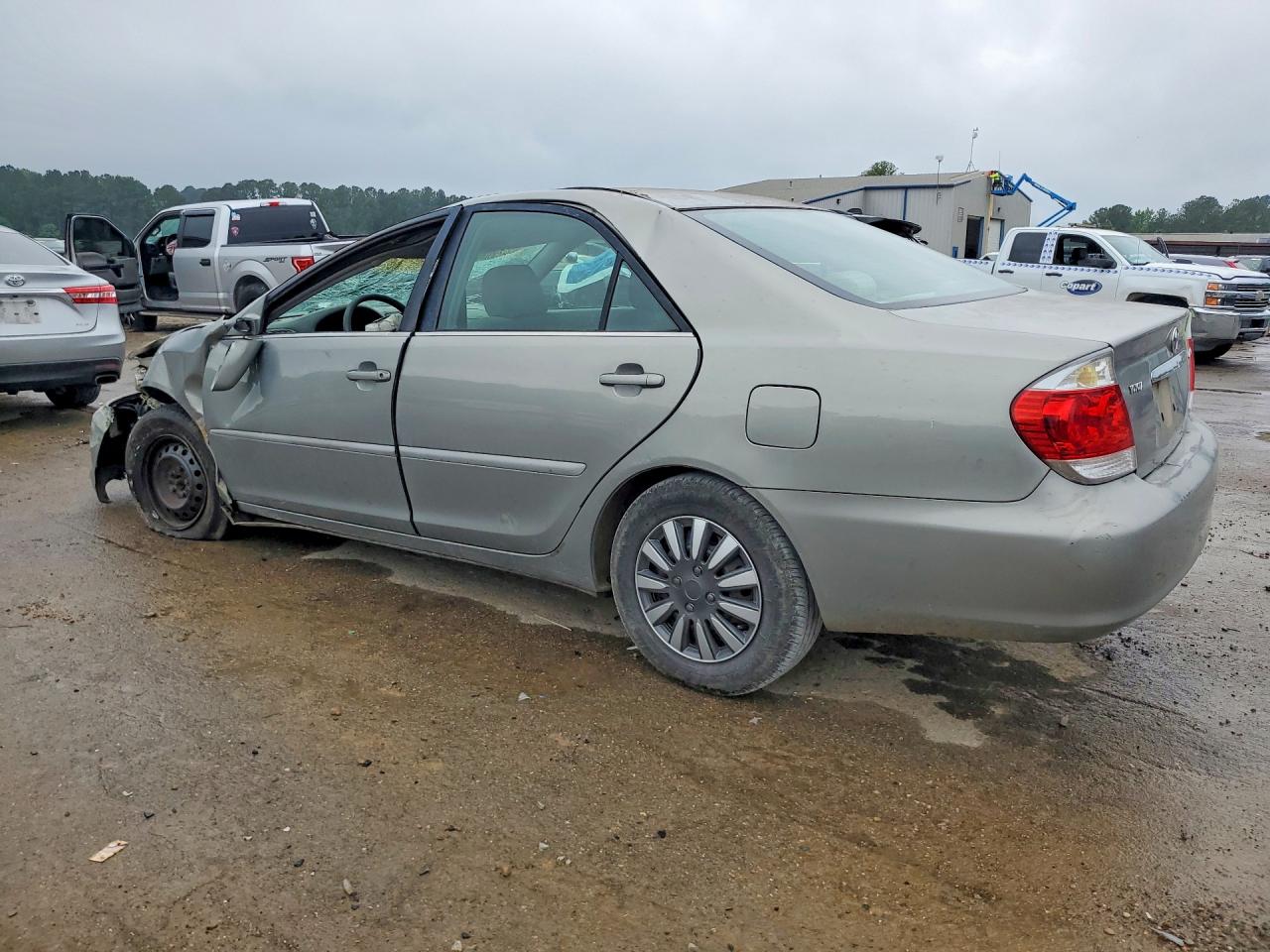 2005 Toyota Camry Le Gray vin: 4T1BE32K55U587298