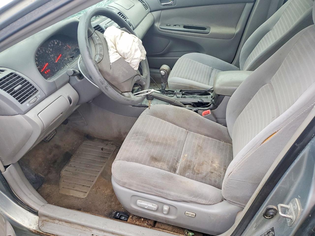 2005 Toyota Camry Le Gray vin: 4T1BE32K55U587298