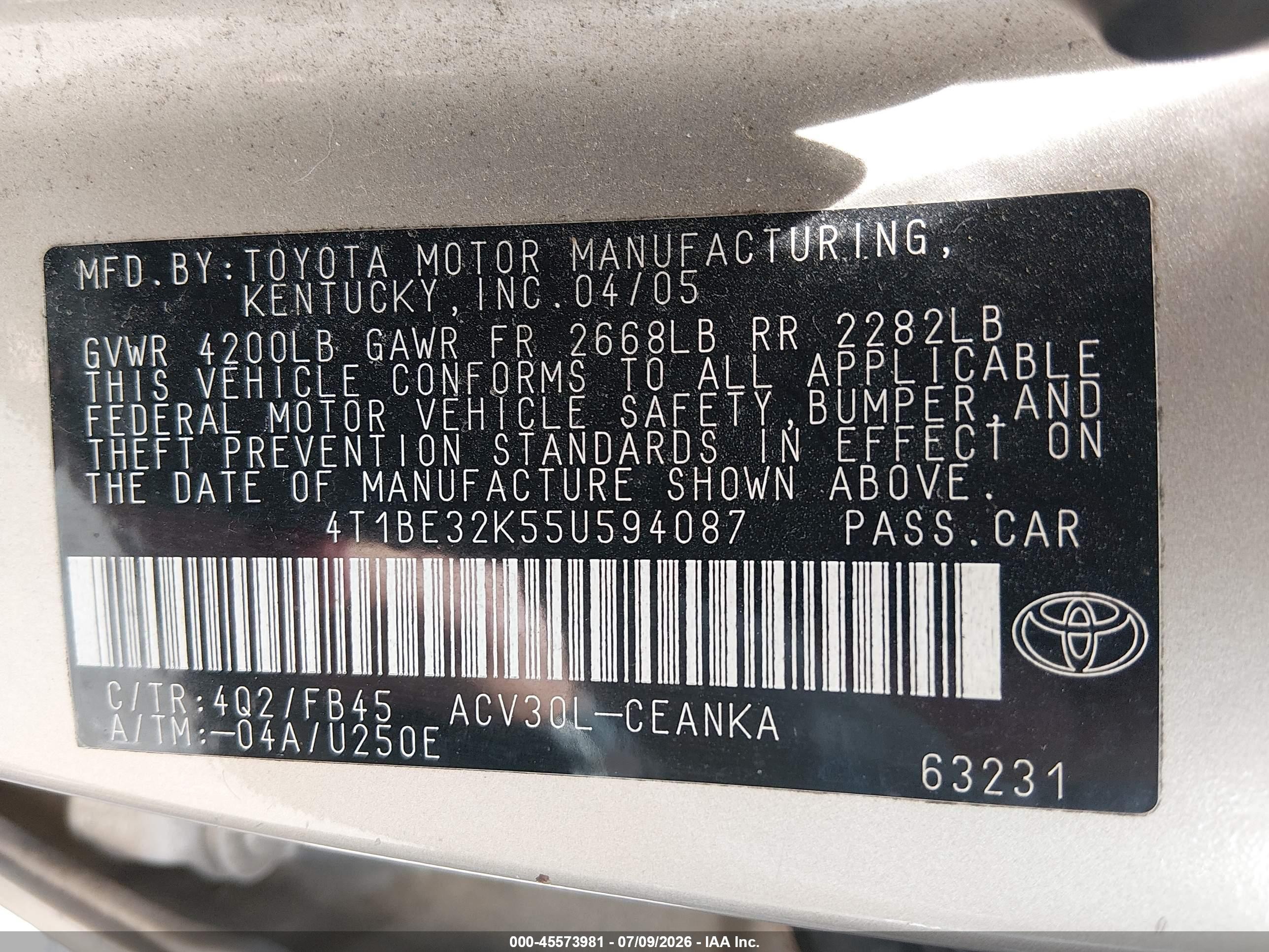2005 Toyota Camry Le Gold vin: 4T1BE32K55U594087