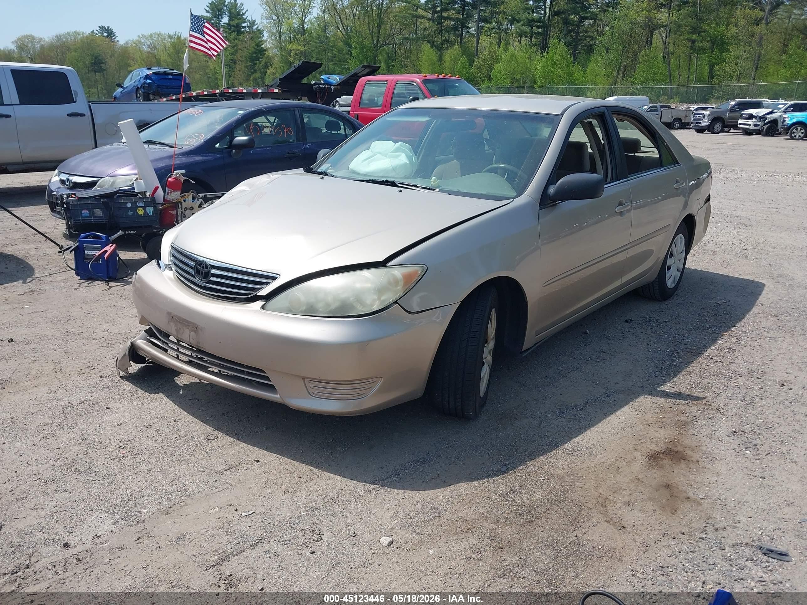 2005 Toyota Camry Std Gold vin: 4T1BE32K55U628934