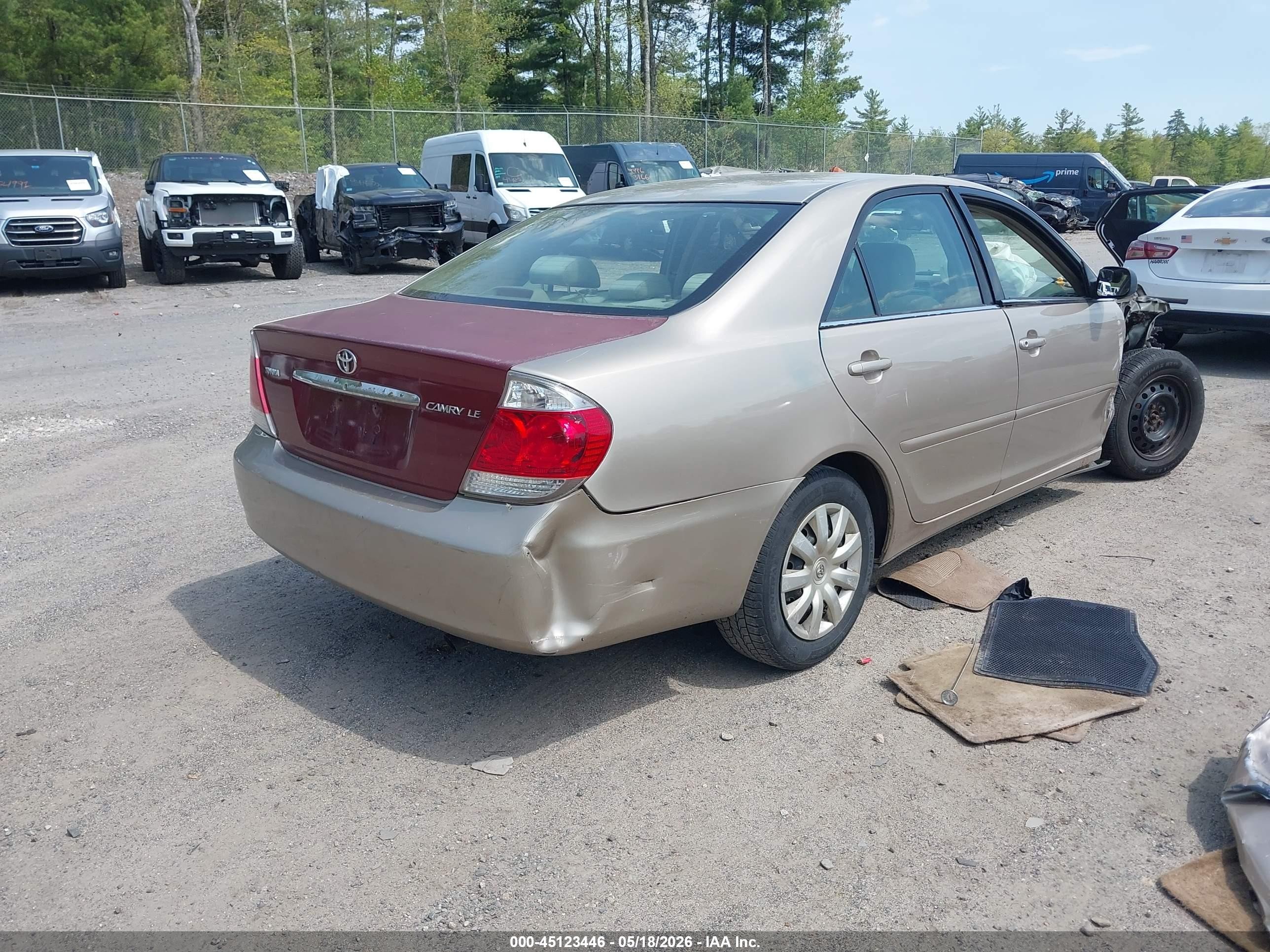 2005 Toyota Camry Std Gold vin: 4T1BE32K55U628934