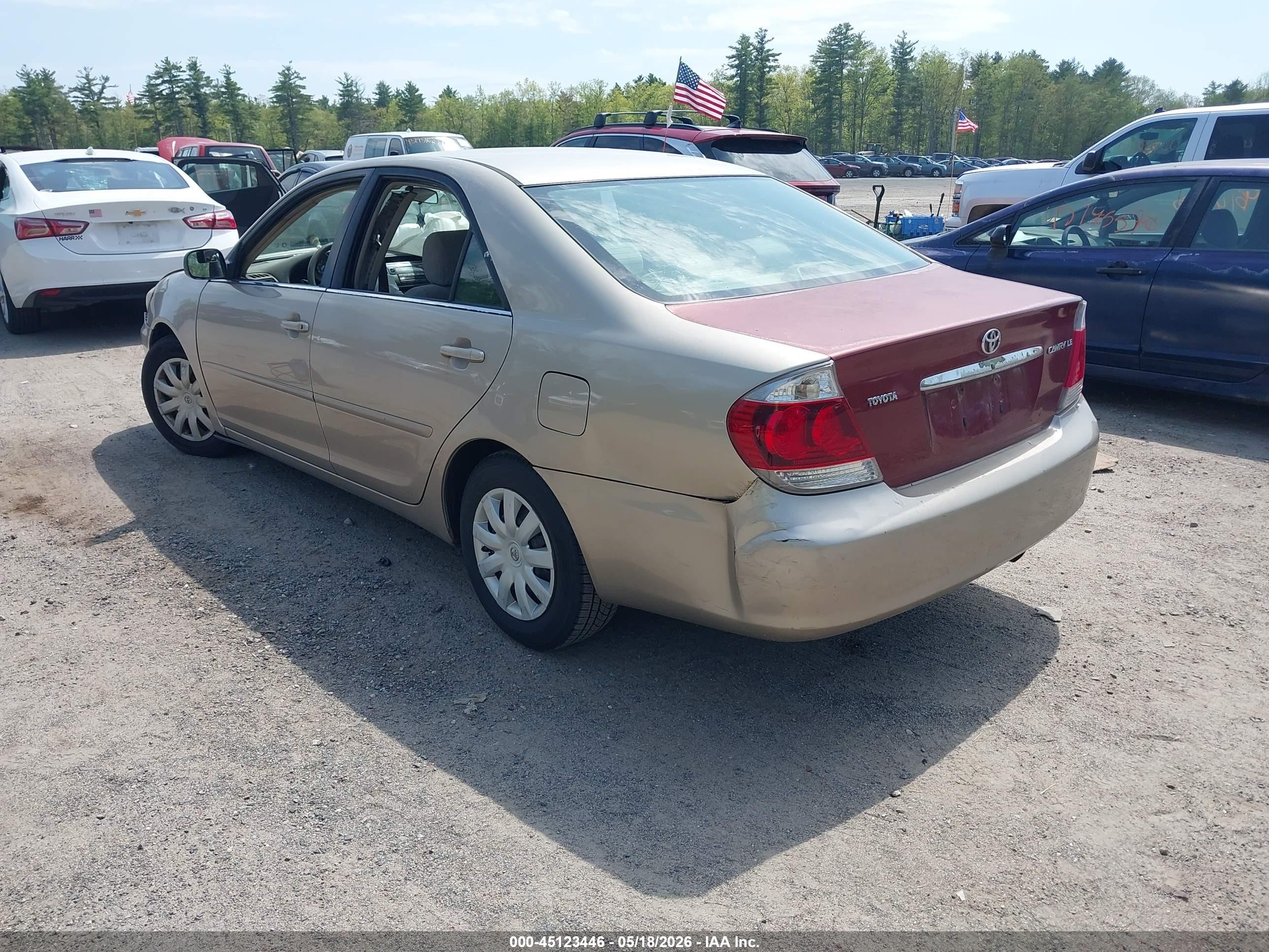 2005 Toyota Camry Std Gold vin: 4T1BE32K55U628934