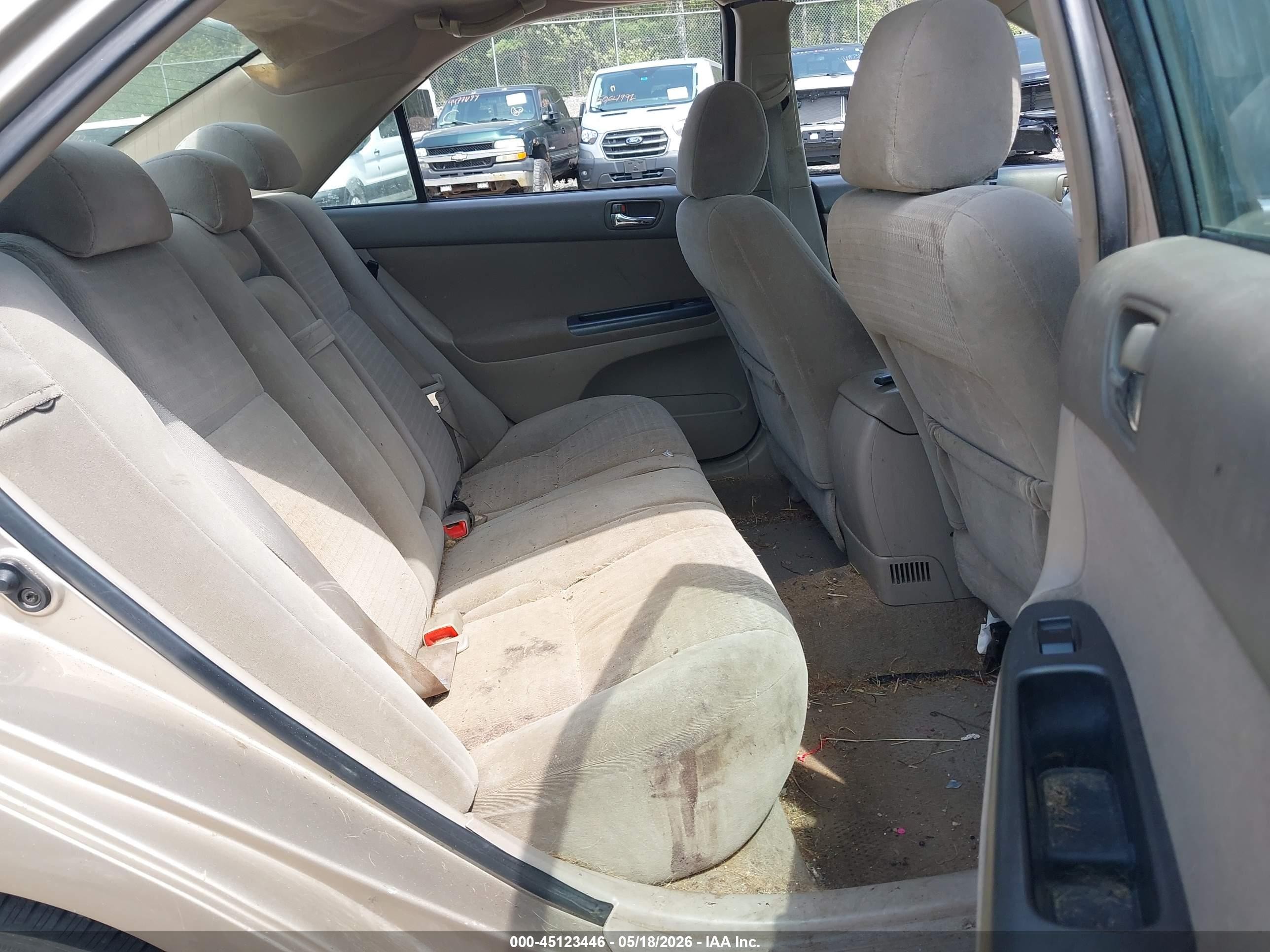 2005 Toyota Camry Std Gold vin: 4T1BE32K55U628934