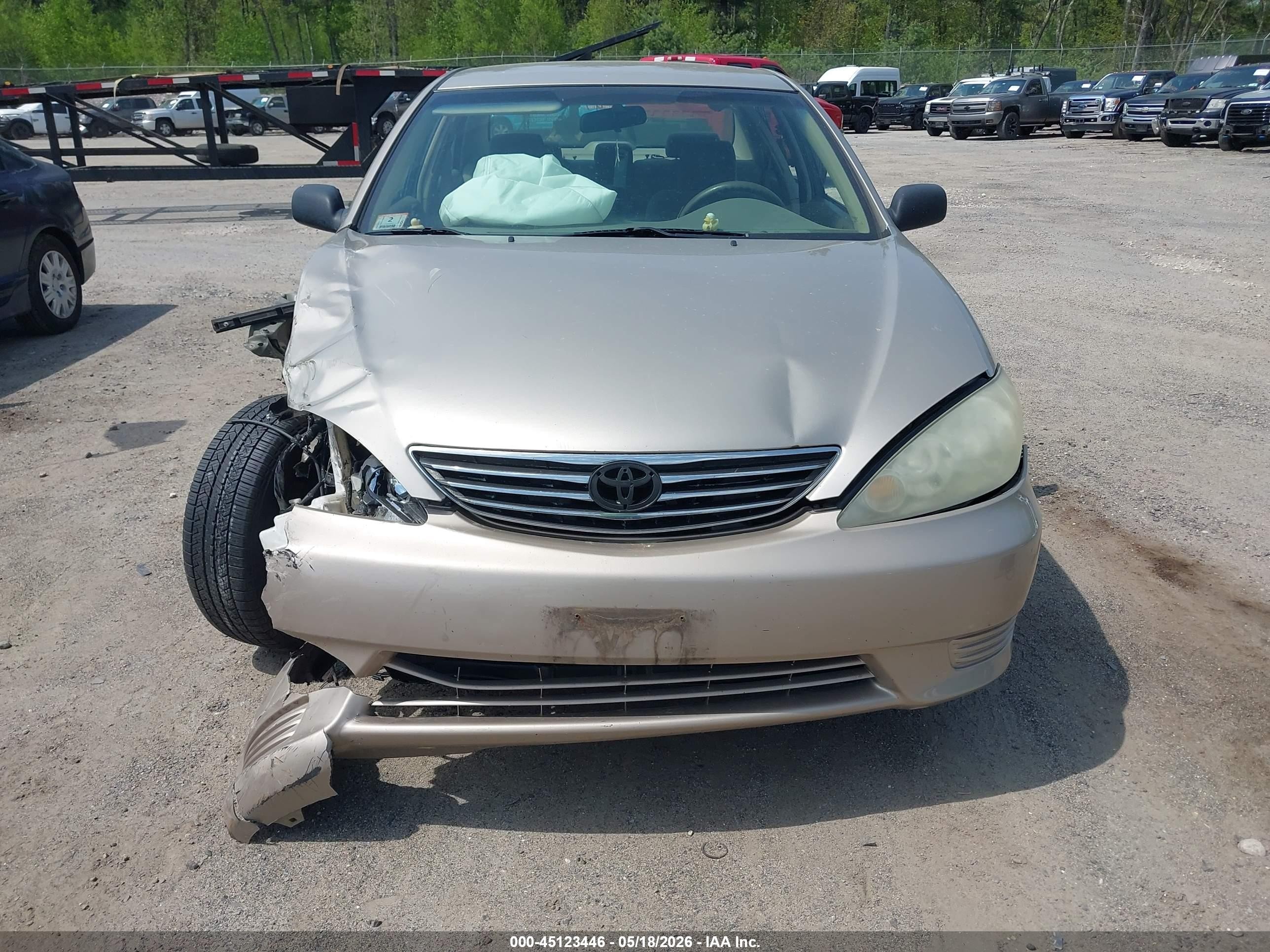 2005 Toyota Camry Std Gold vin: 4T1BE32K55U628934