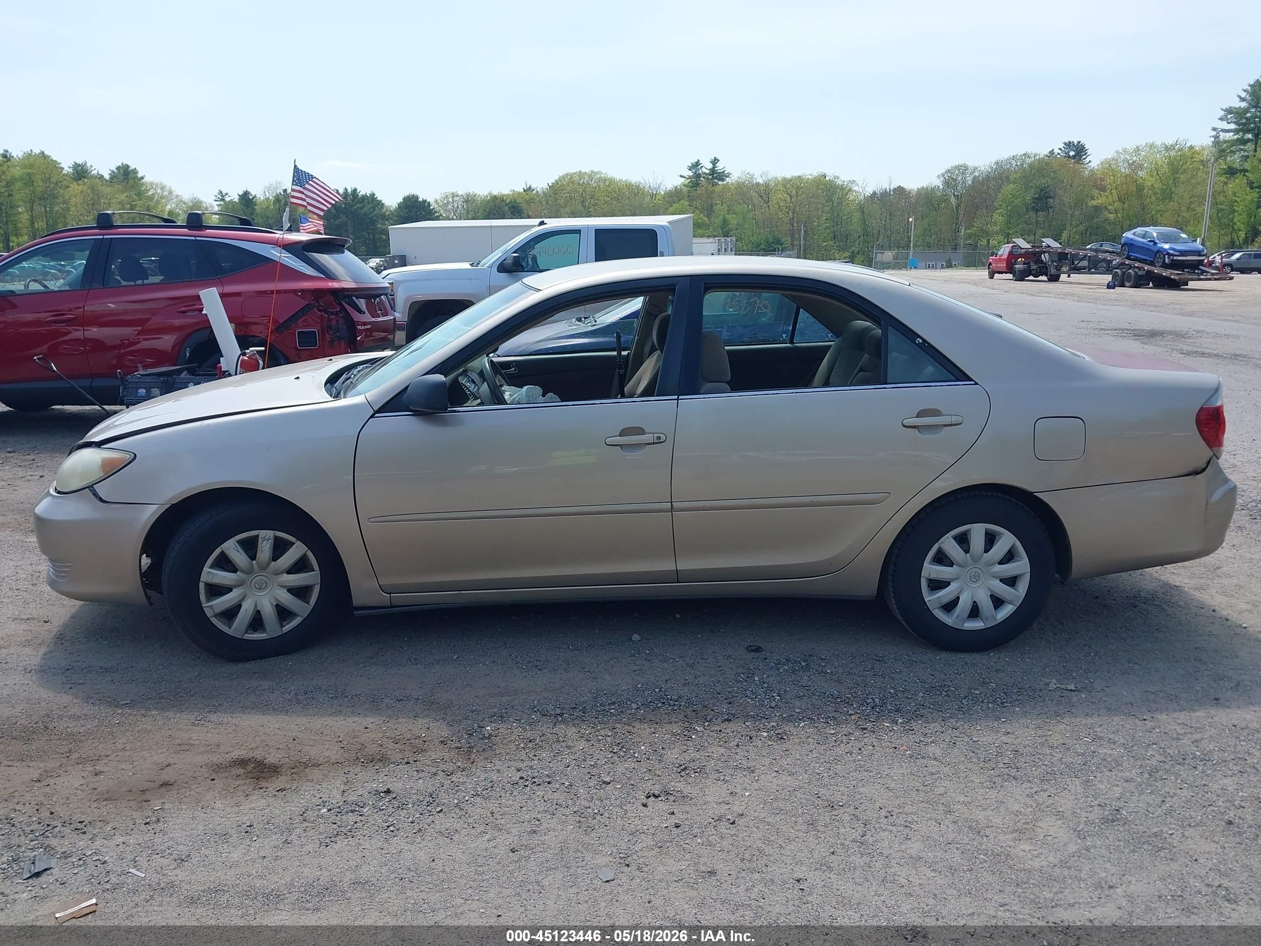 2005 Toyota Camry Std Gold vin: 4T1BE32K55U628934