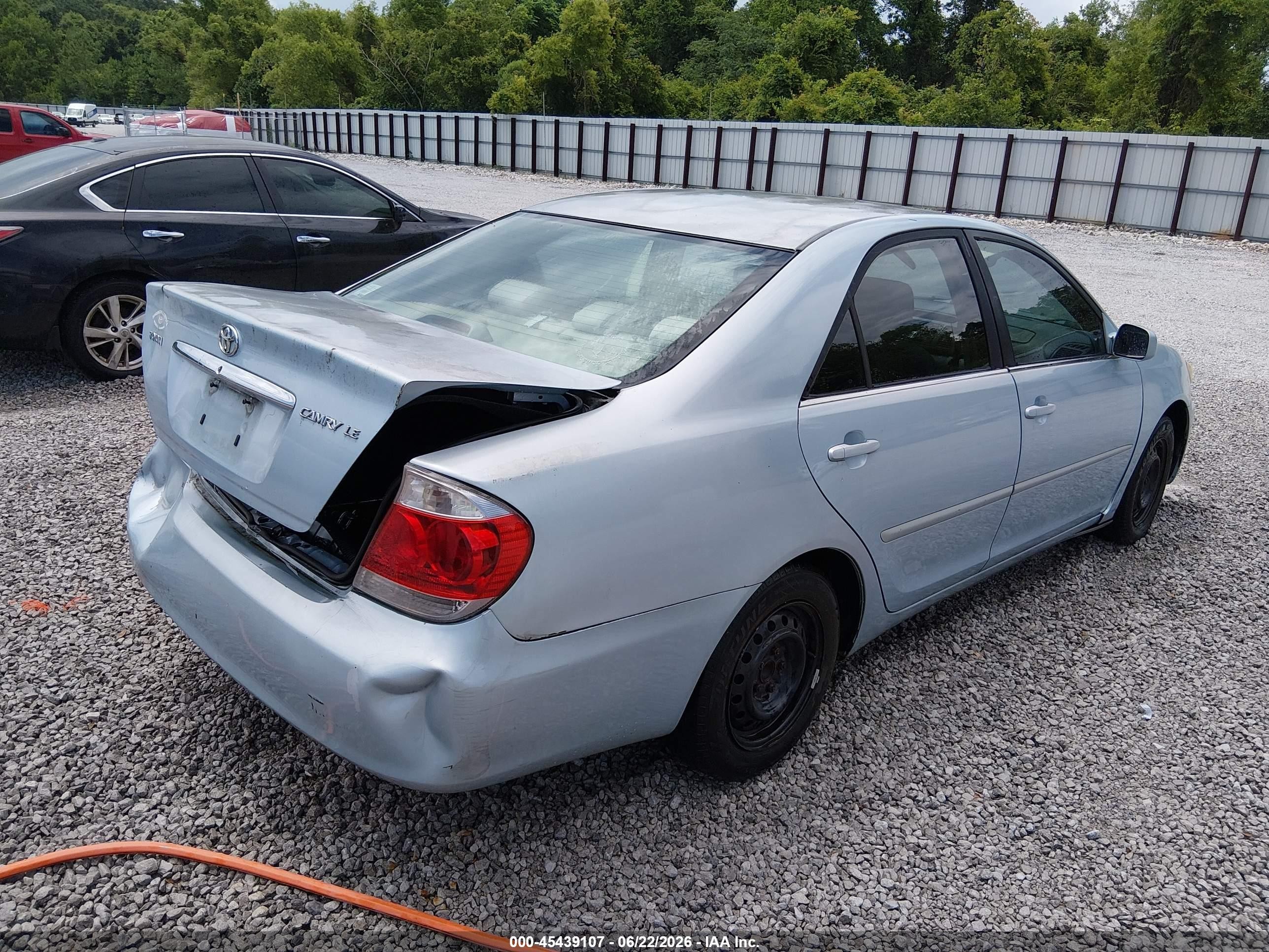 2005 Toyota Camry Le Light Blue vin: 4T1BE32K55U631364