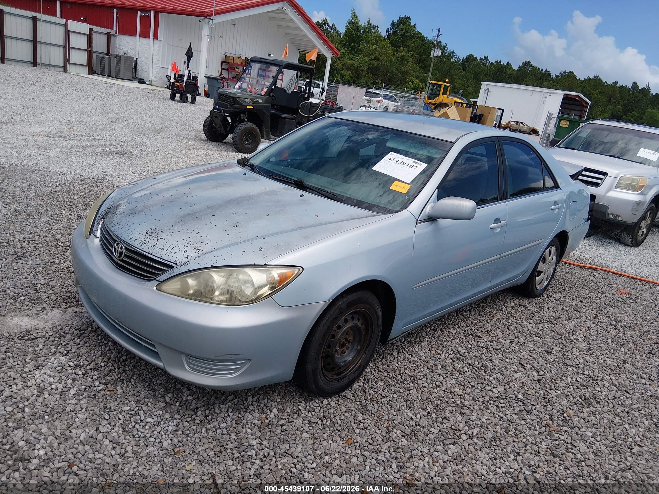 2005 Toyota Camry Le Light Blue vin: 4T1BE32K55U631364