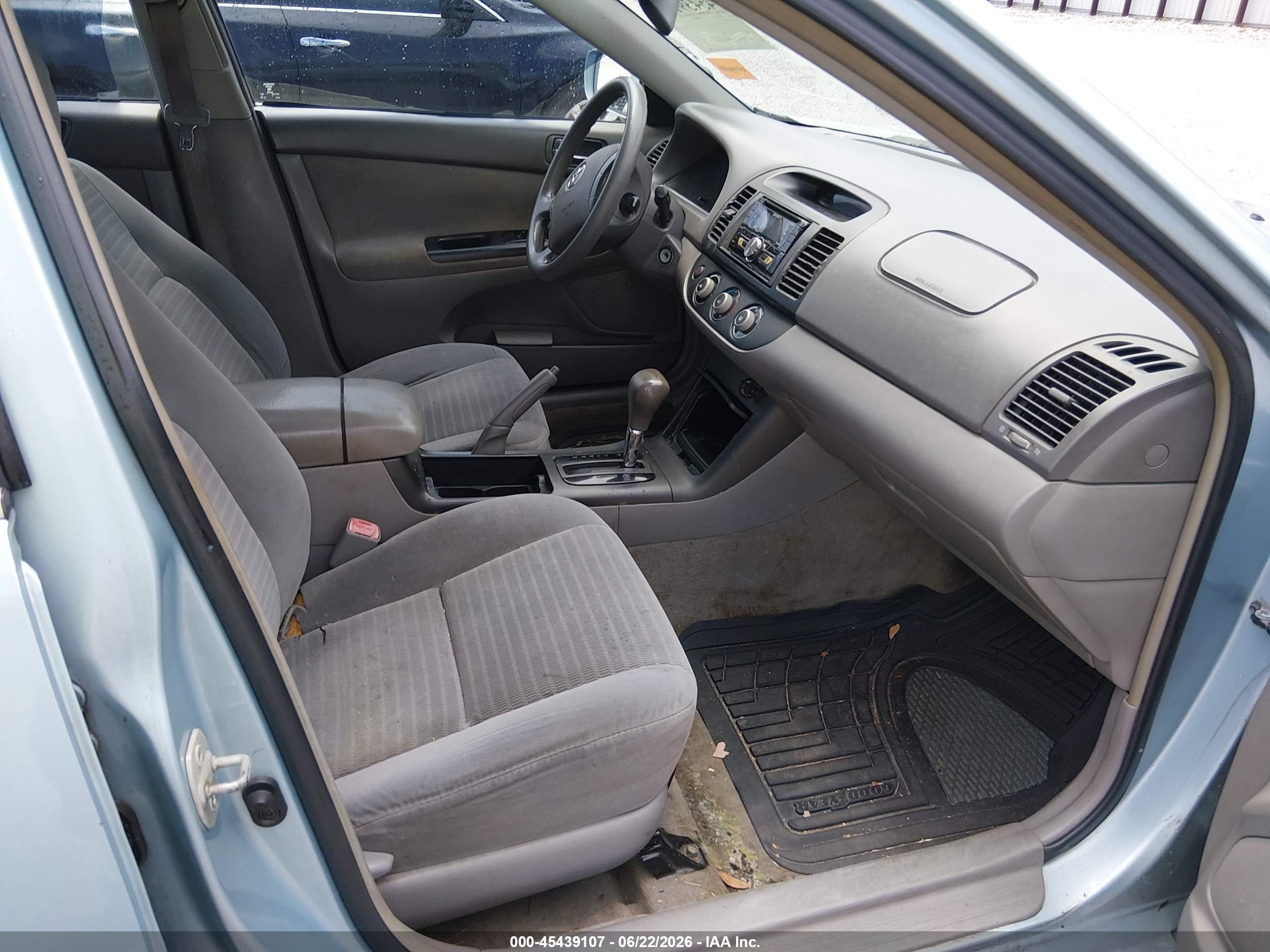 2005 Toyota Camry Le Light Blue vin: 4T1BE32K55U631364