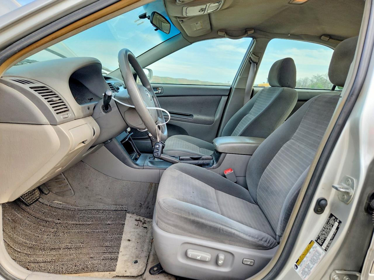 2005 Toyt Camry Silver vin: 4T1BE32K55U632806