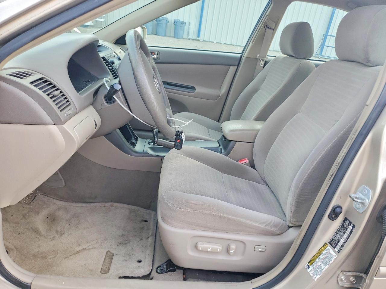 2005 Toyota Camry Le Tan vin: 4T1BE32K55U941952