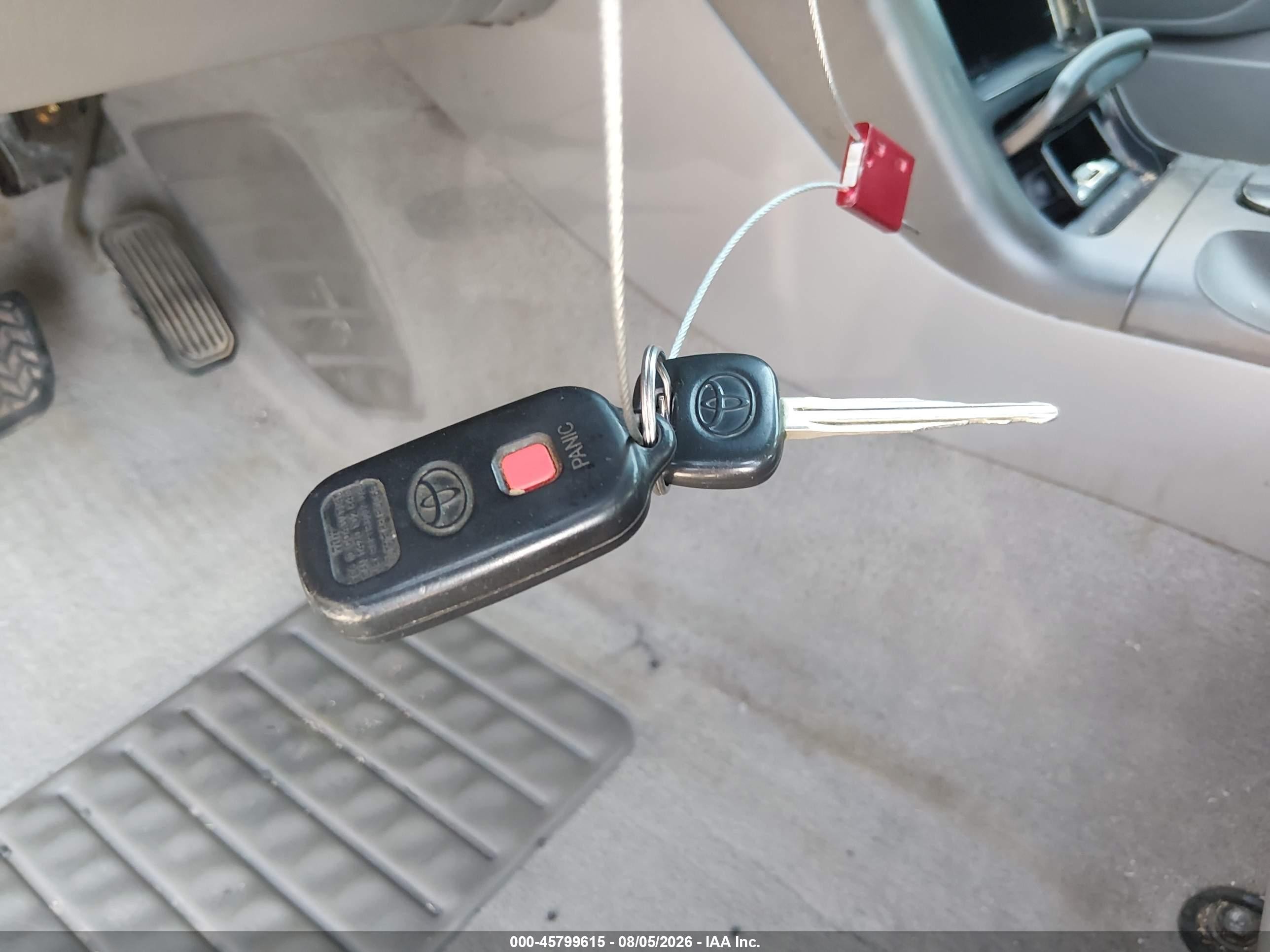 2005 Toyota Camry Le Серебряный vin: 4T1BE32K55U949064