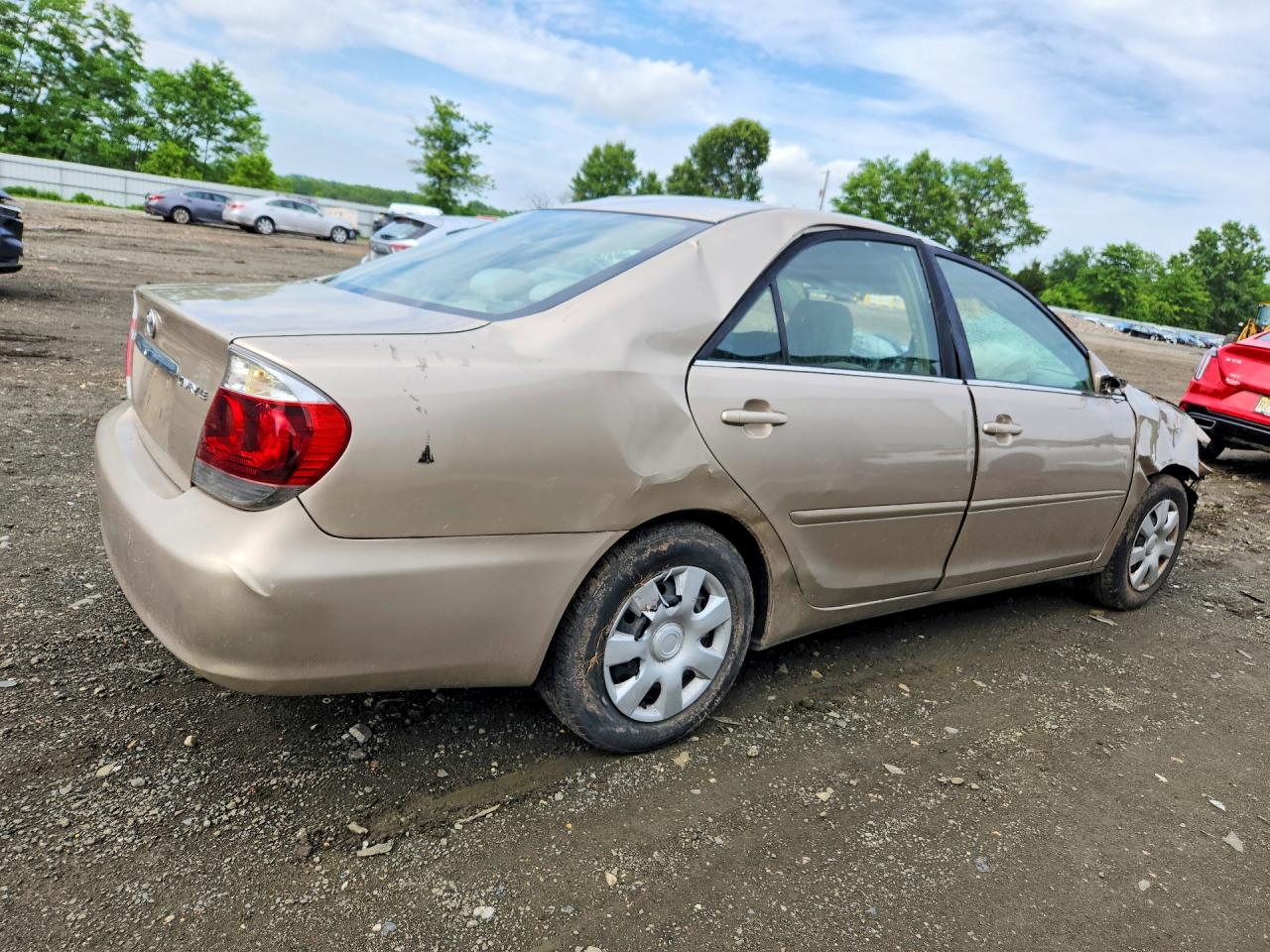2005 Toyota Camry Le Бежевый vin: 4T1BE32K55U955978