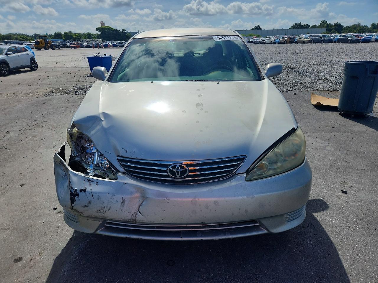 2005 Toyota Camry Le Silver vin: 4T1BE32K55U976491