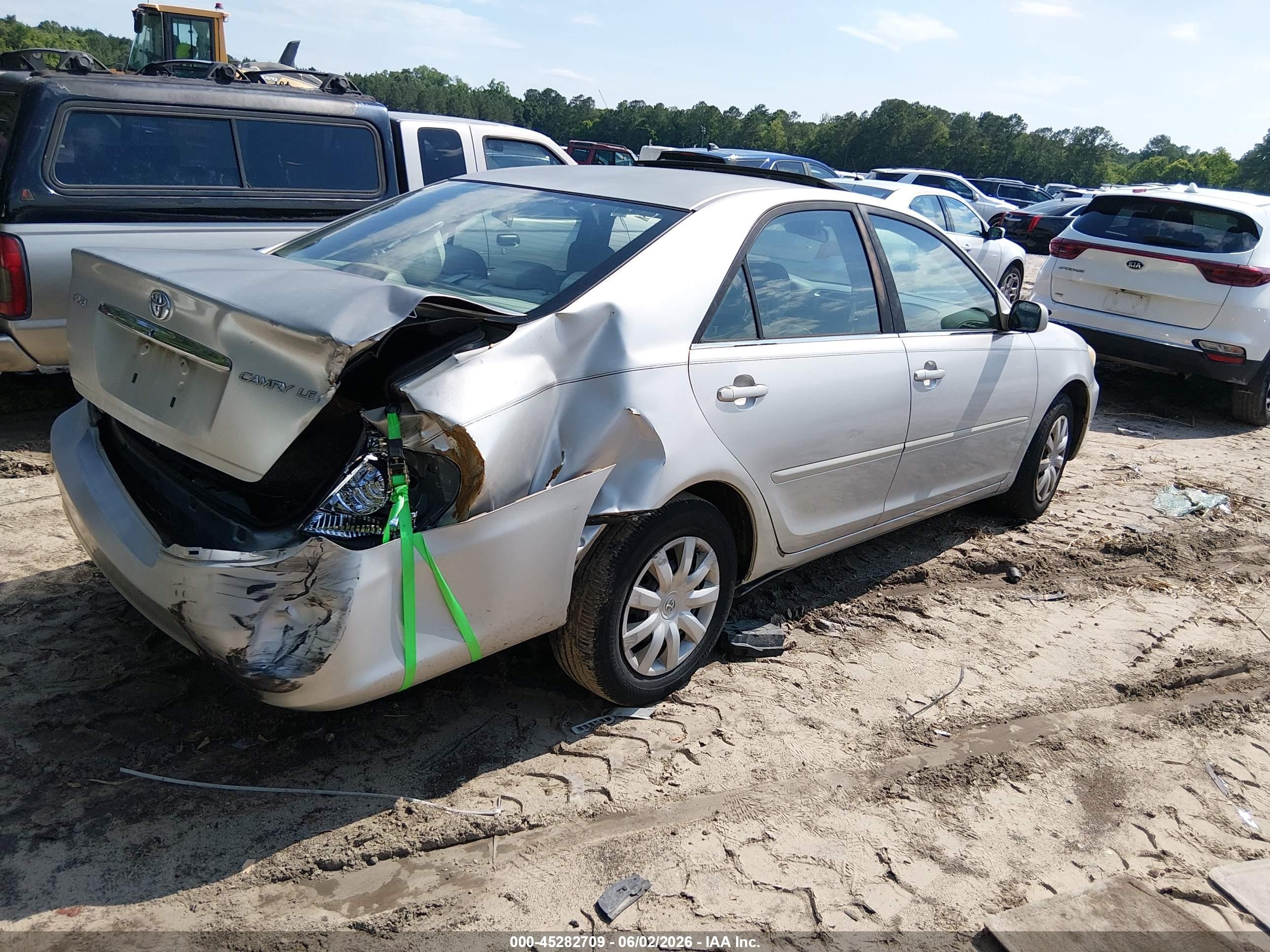 2005 Toyota Camry Le Gray vin: 4T1BE32K55U992416