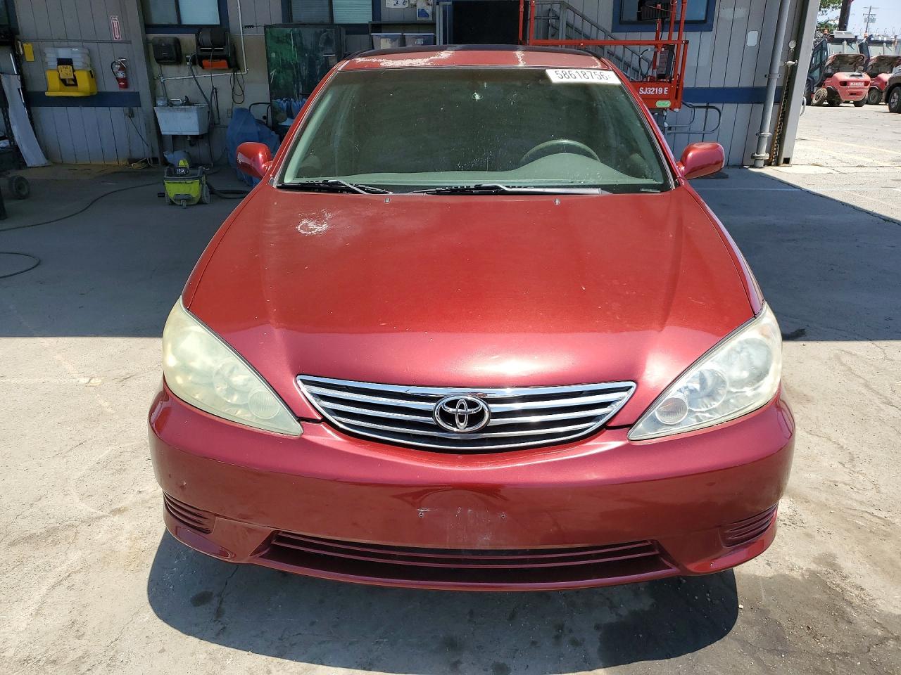 2006 Toyota Camry Le Red vin: 4T1BE32K56U105849