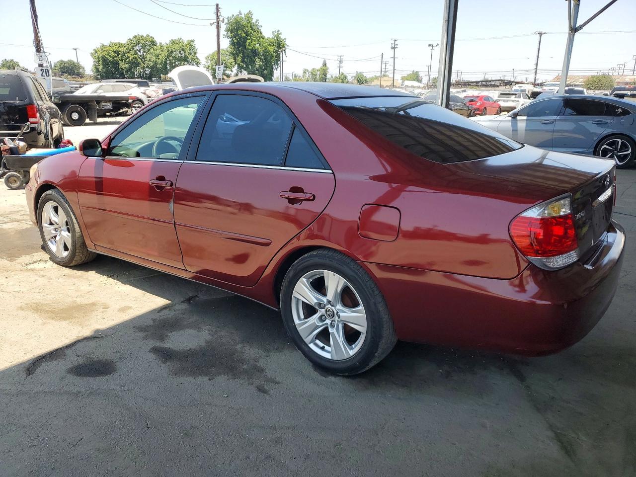 2006 Toyota Camry Le Red vin: 4T1BE32K56U105849