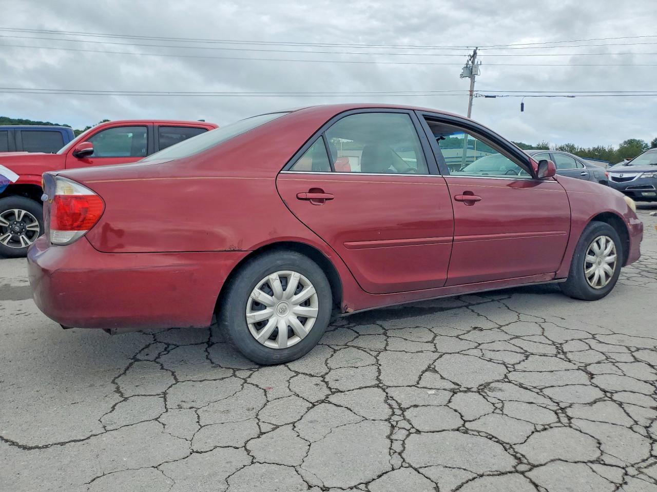 2006 Toyota Camry Le Maroon vin: 4T1BE32K56U128273