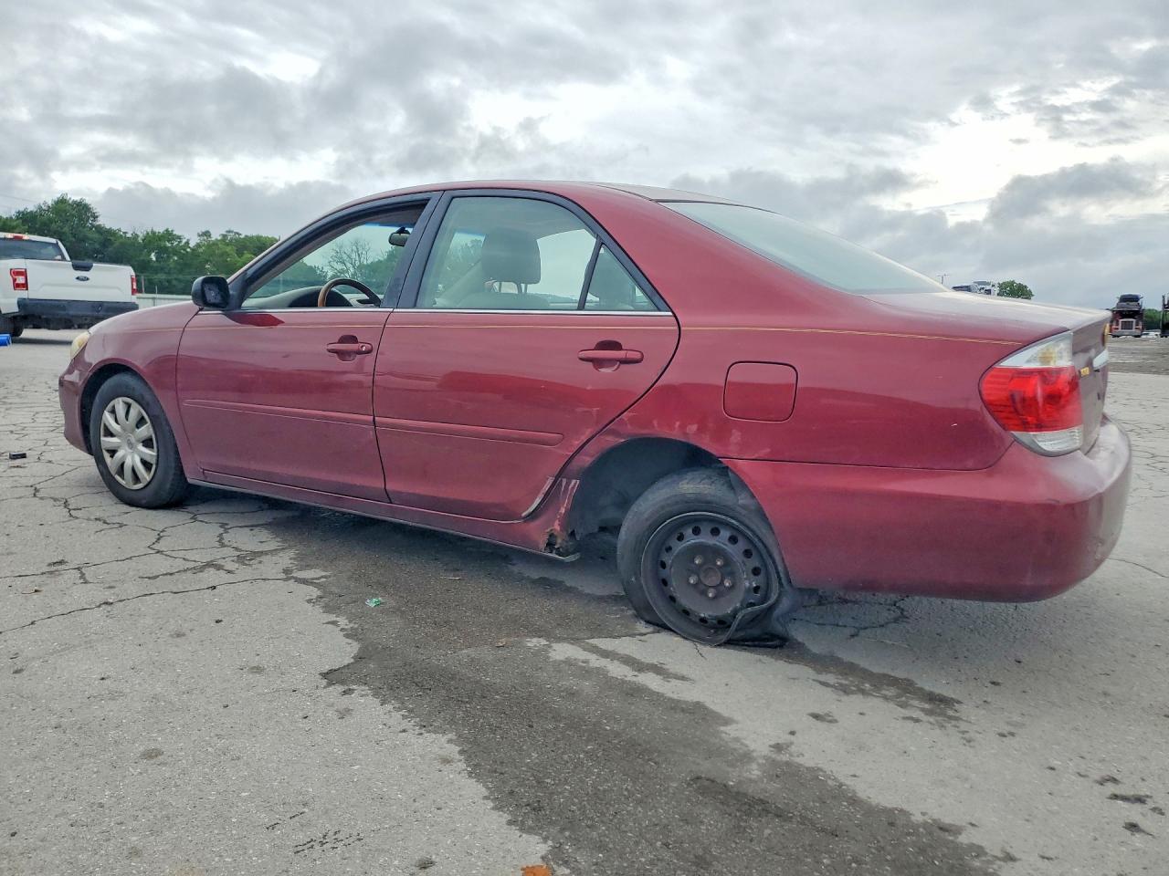 2006 Toyota Camry Le Maroon vin: 4T1BE32K56U128273