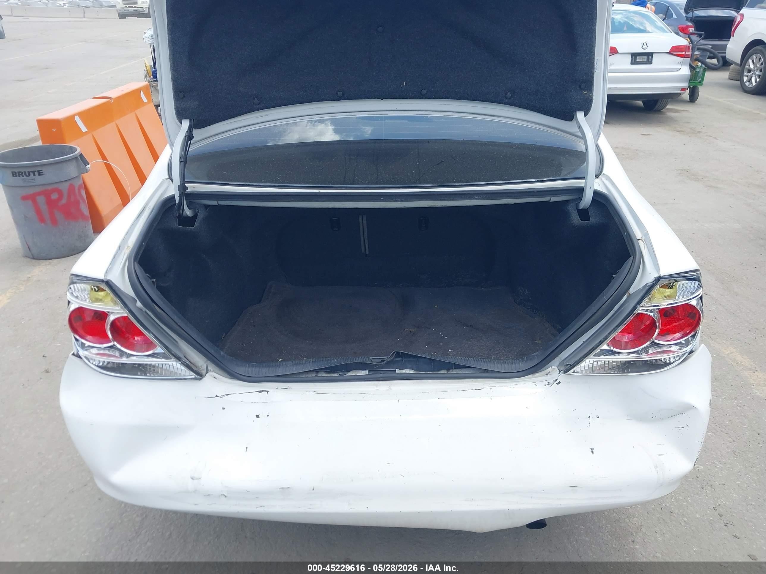 2006 Toyota Camry Le White vin: 4T1BE32K56U659845