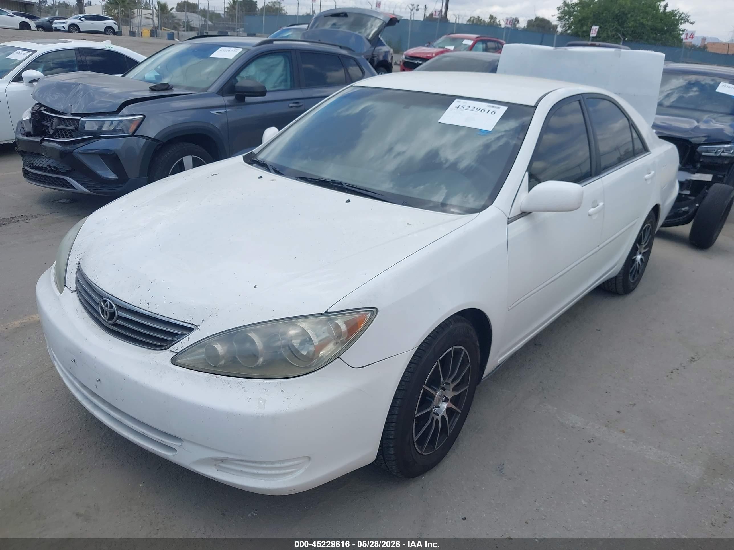 2006 Toyota Camry Le White vin: 4T1BE32K56U659845