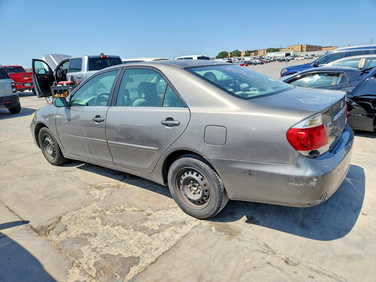 2006 Toyota Camry Le Gray vin: 4T1BE32K56U679013