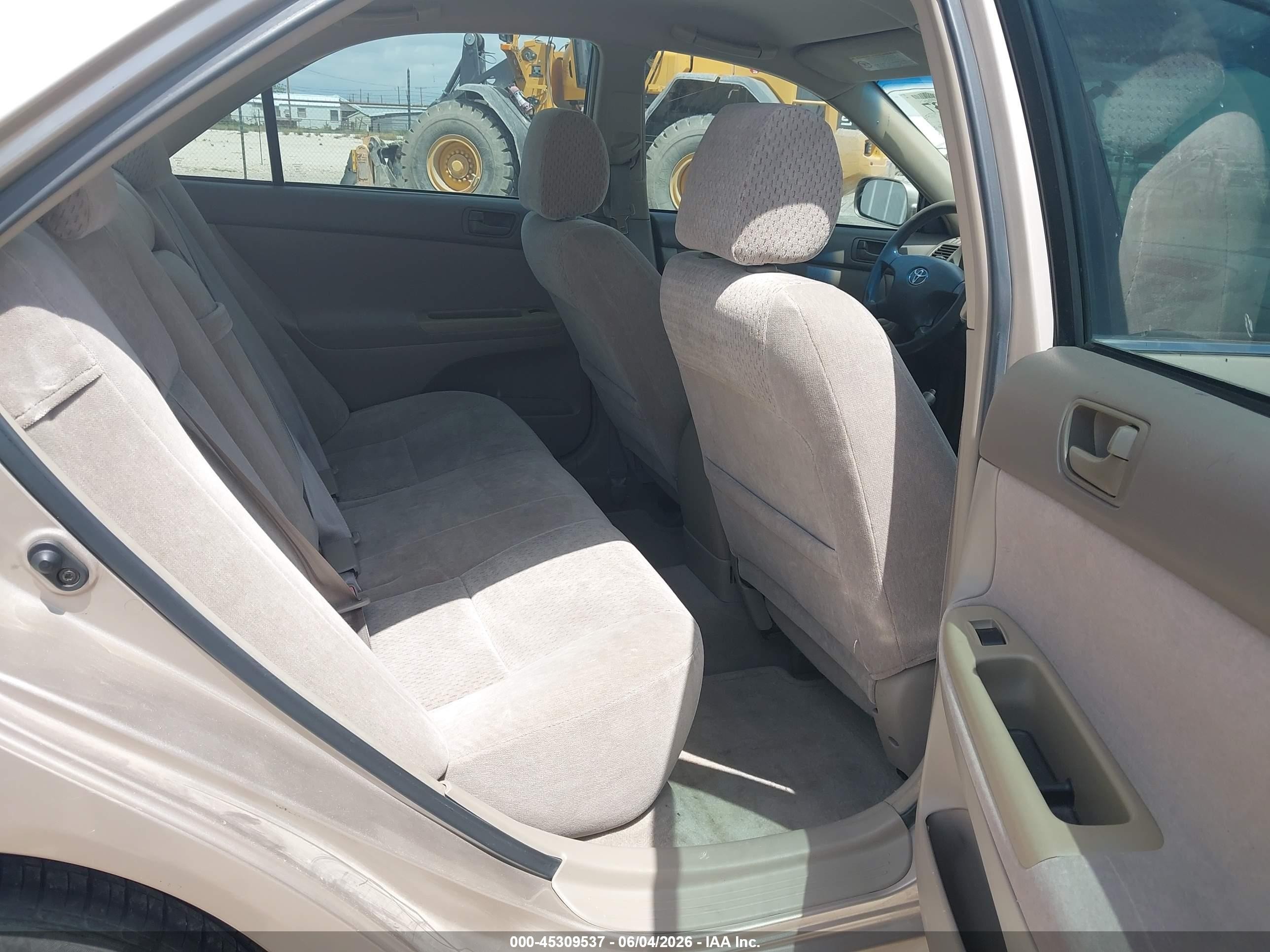 2002 Toyota Camry Le Brown vin: 4T1BE32K62U046983