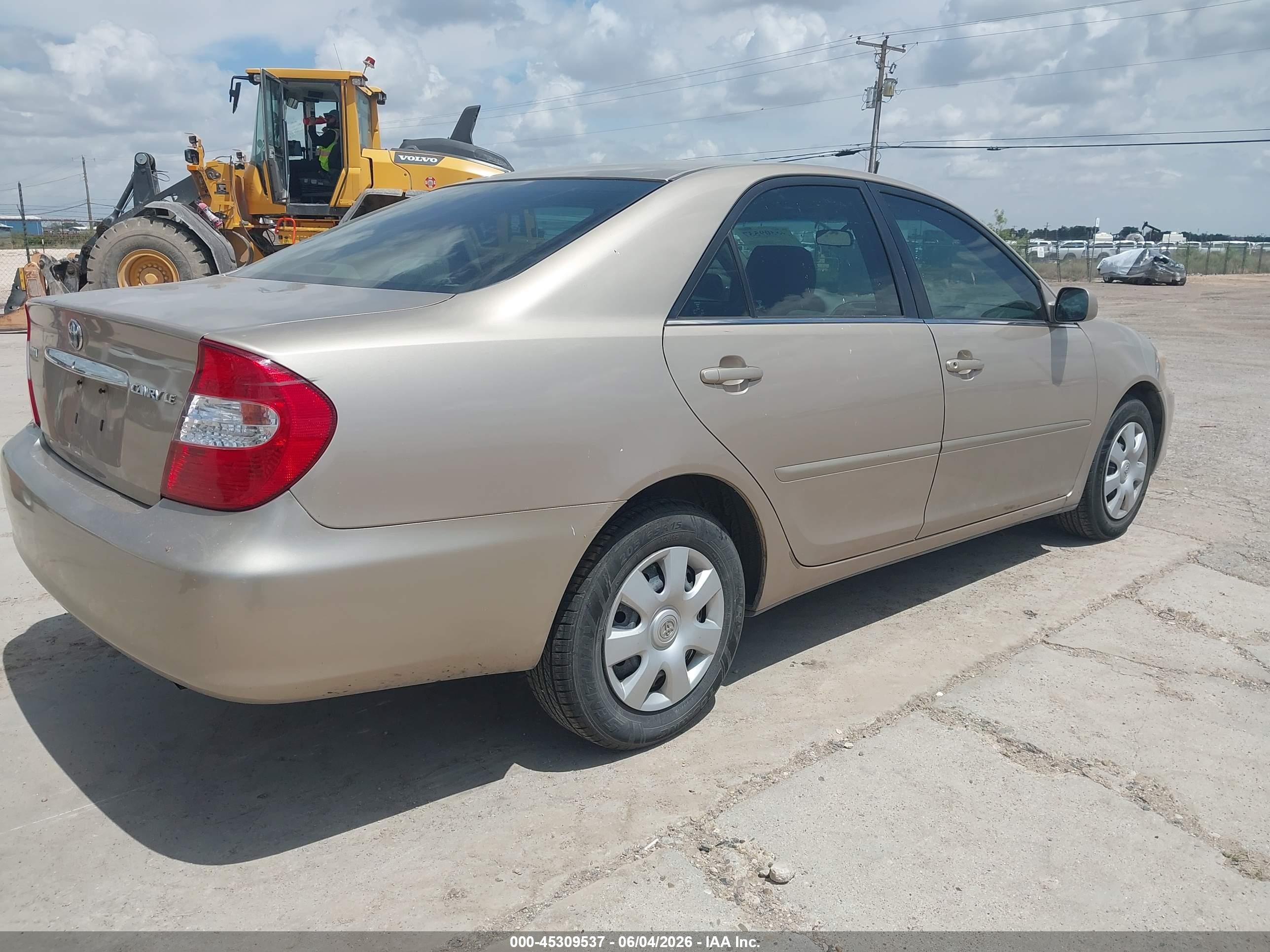 2002 Toyota Camry Le Brown vin: 4T1BE32K62U046983