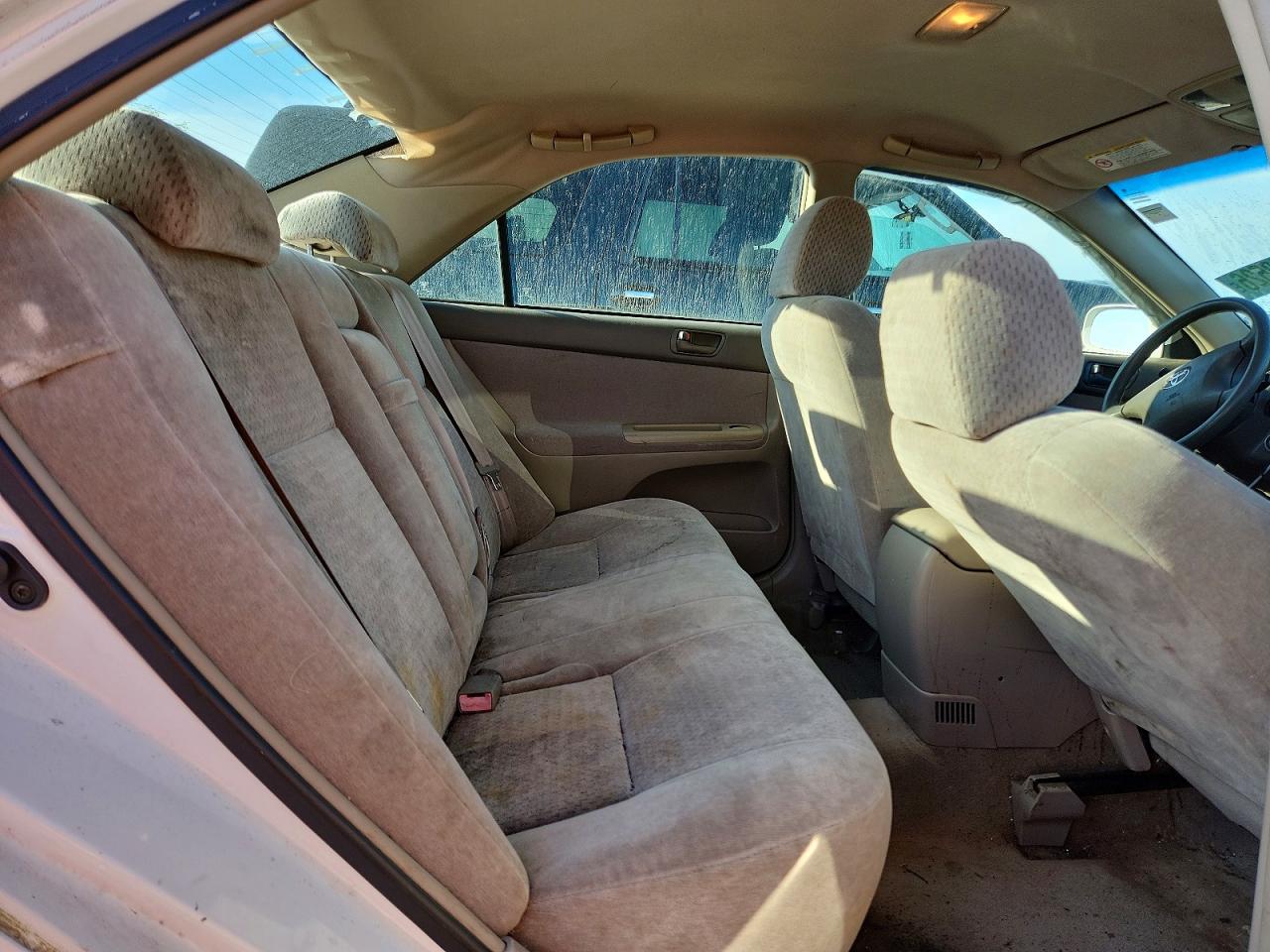 2002 Toyota Camry Le White vin: 4T1BE32K62U050497