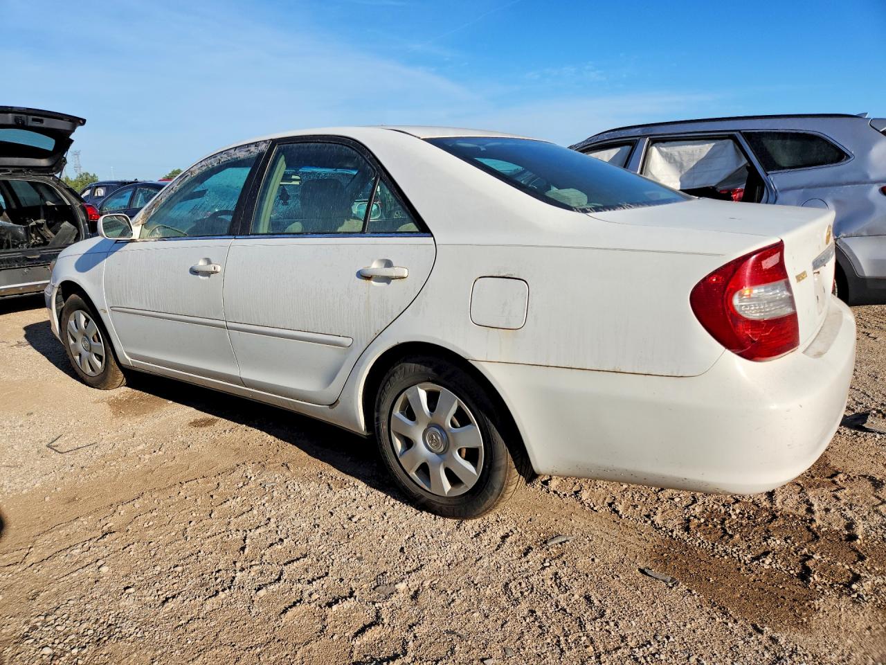2002 Toyota Camry Le White vin: 4T1BE32K62U050497