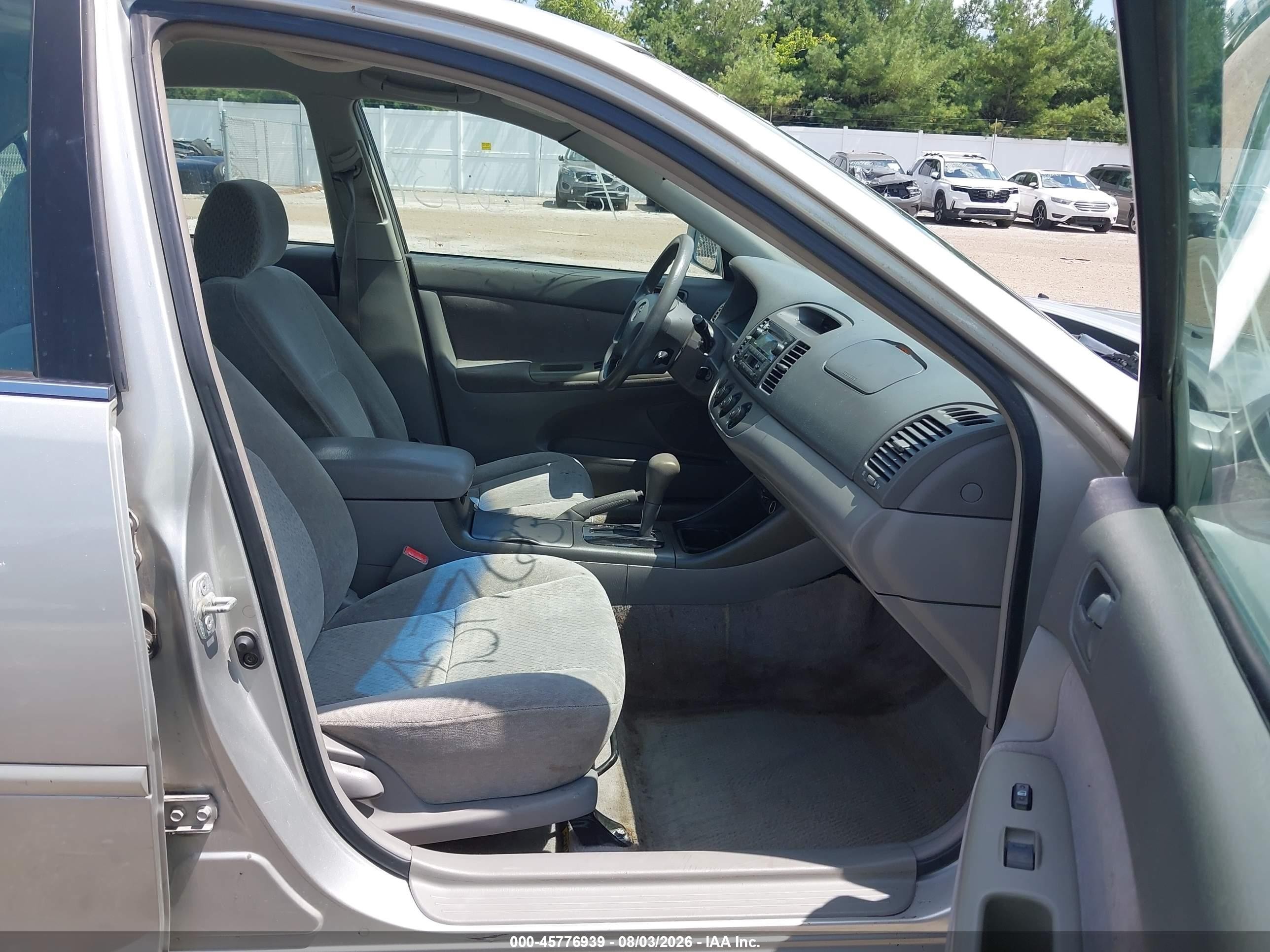 2002 Toyota Camry Le Silver vin: 4T1BE32K62U071673