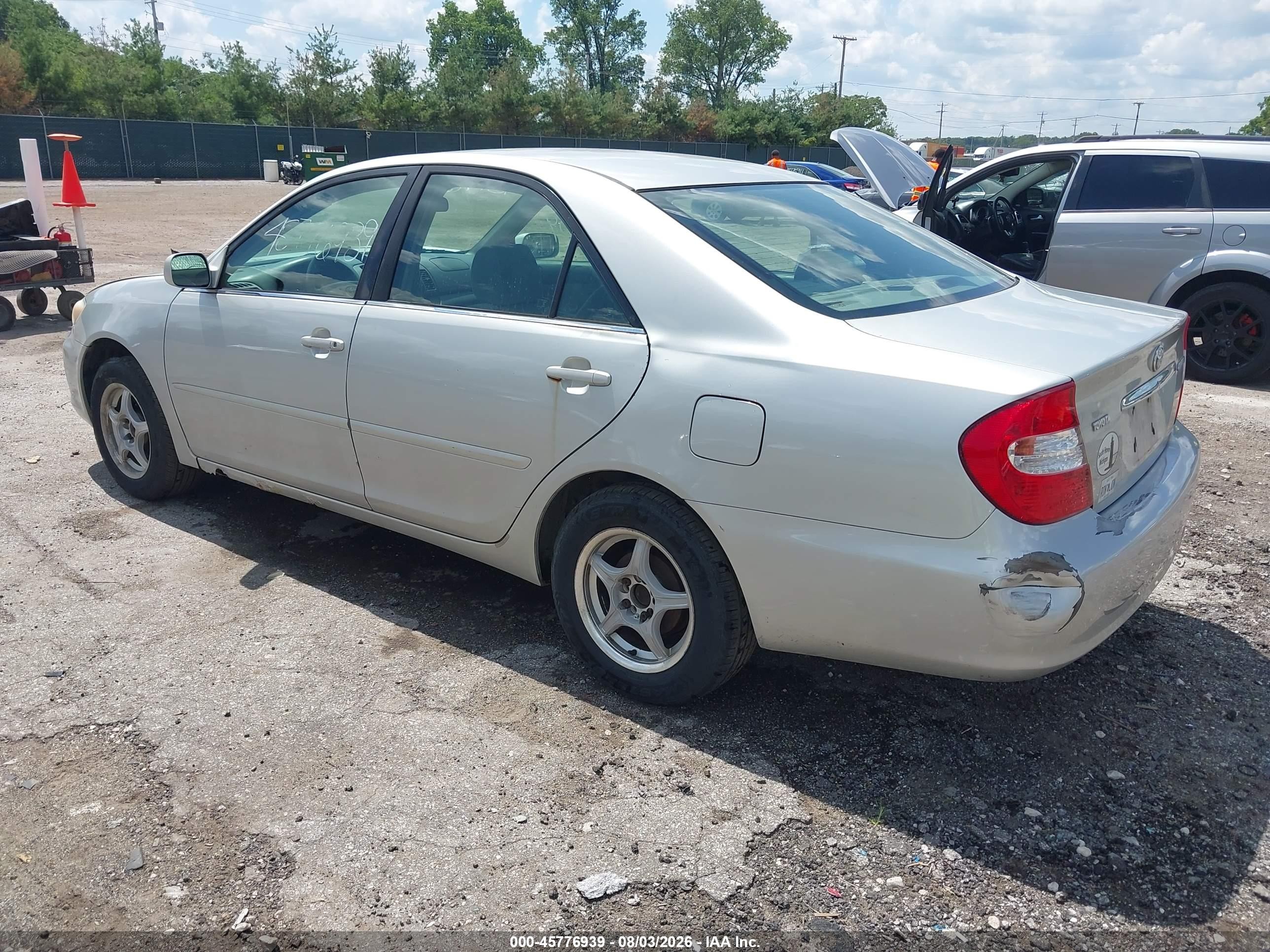2002 Toyota Camry Le Silver vin: 4T1BE32K62U071673